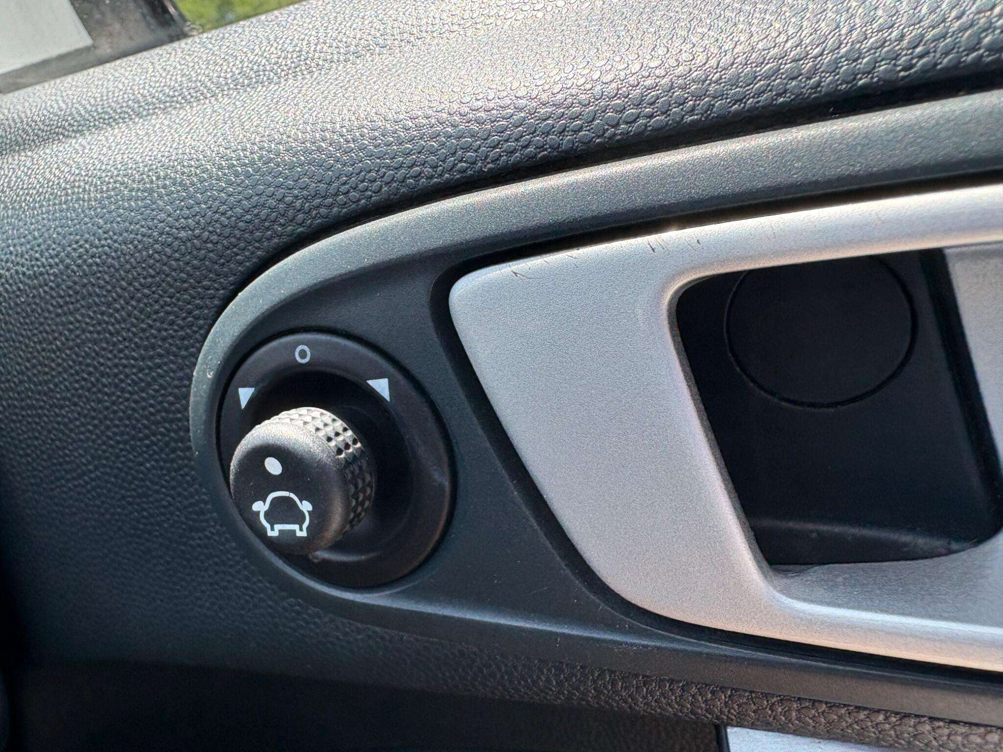 2011 FORD FIESTA 2011 FORD FIESTA