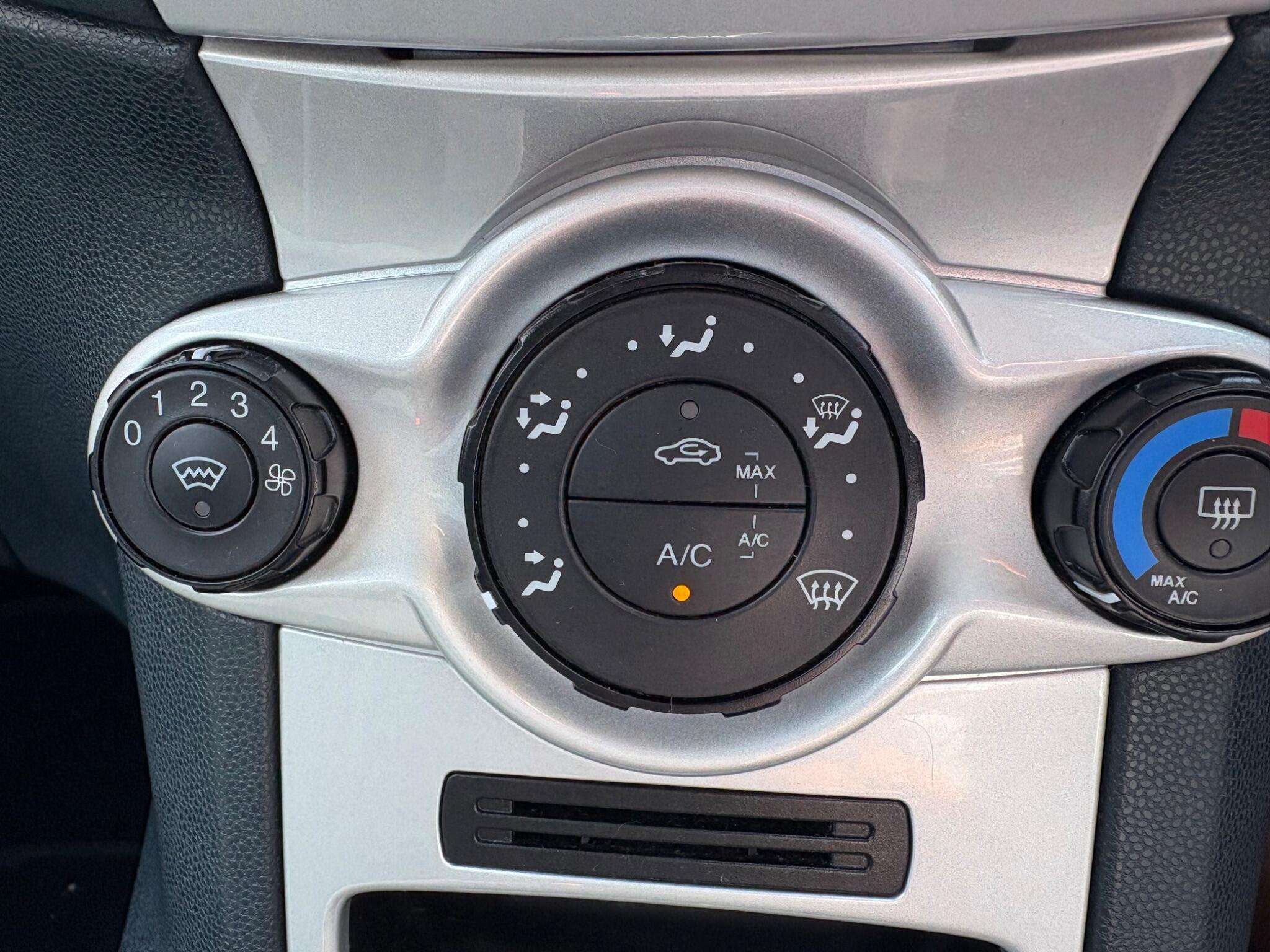 2011 FORD FIESTA 2011 FORD FIESTA