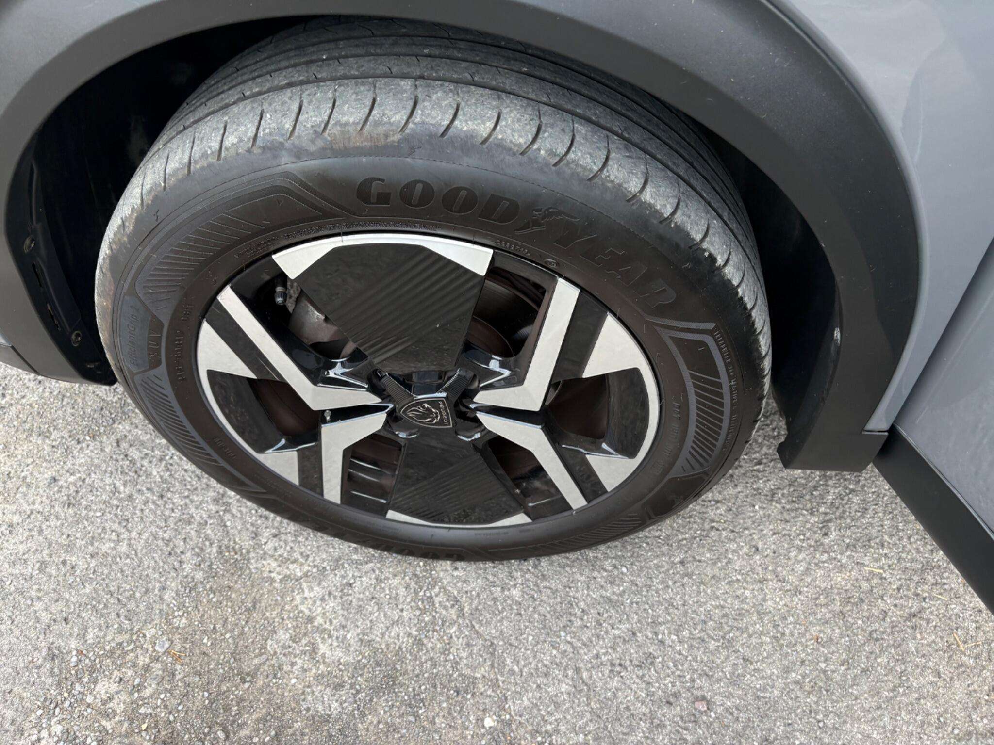 2024 PEUGEOT 2008 2024 PEUGEOT 2008