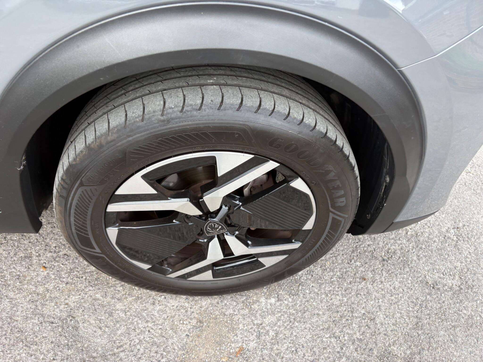 2024 PEUGEOT 2008 2024 PEUGEOT 2008