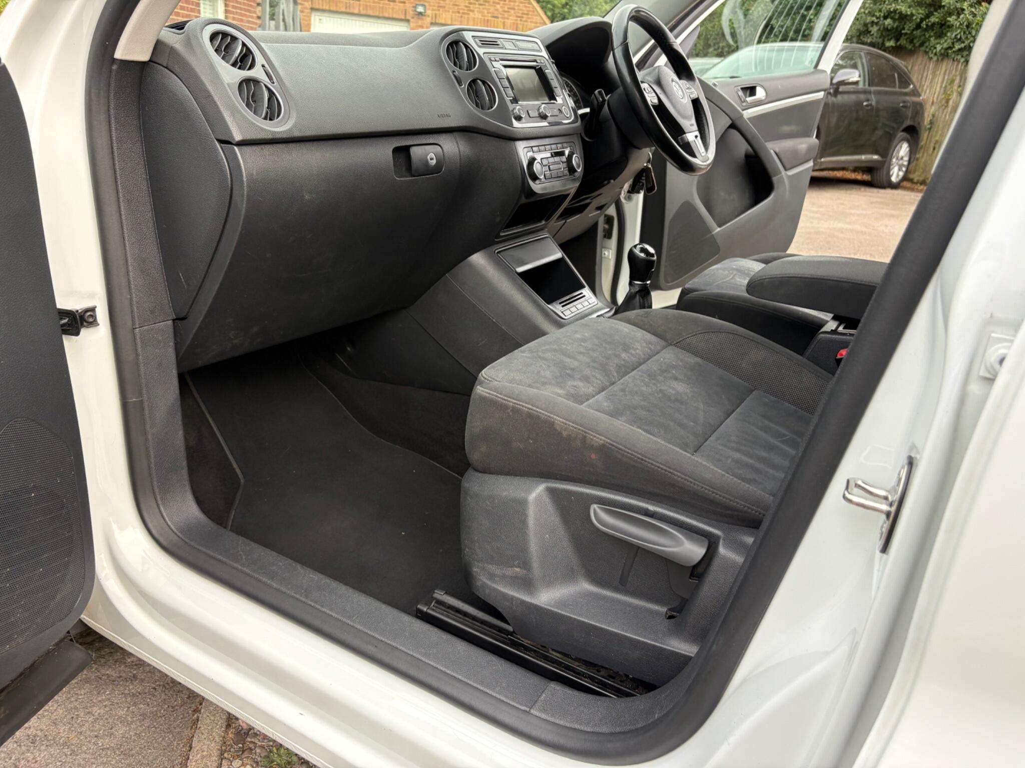 2014 VOLKSWAGEN TIGUAN 2014 VOLKSWAGEN TIGUAN