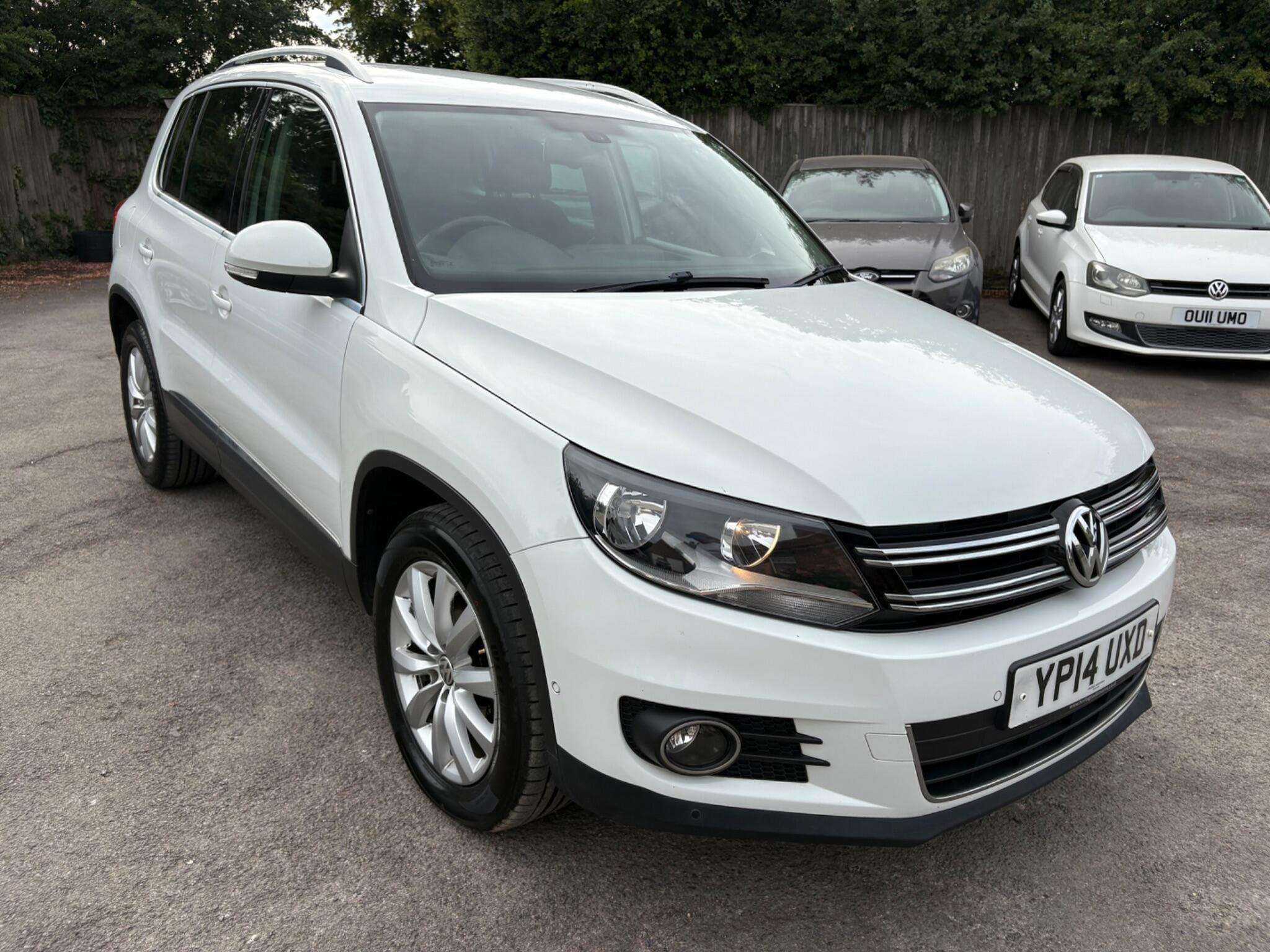 A 2014 VOLKSWAGEN TIGUAN 2.0 TDI BlueMotion Tech Match 4WD Euro 5 (s/s) 5dr A 2014 VOLKSWAGEN TIGUAN 2.0 TDI BlueMotion Tech Match 4WD Euro 5 (s/s) 5dr