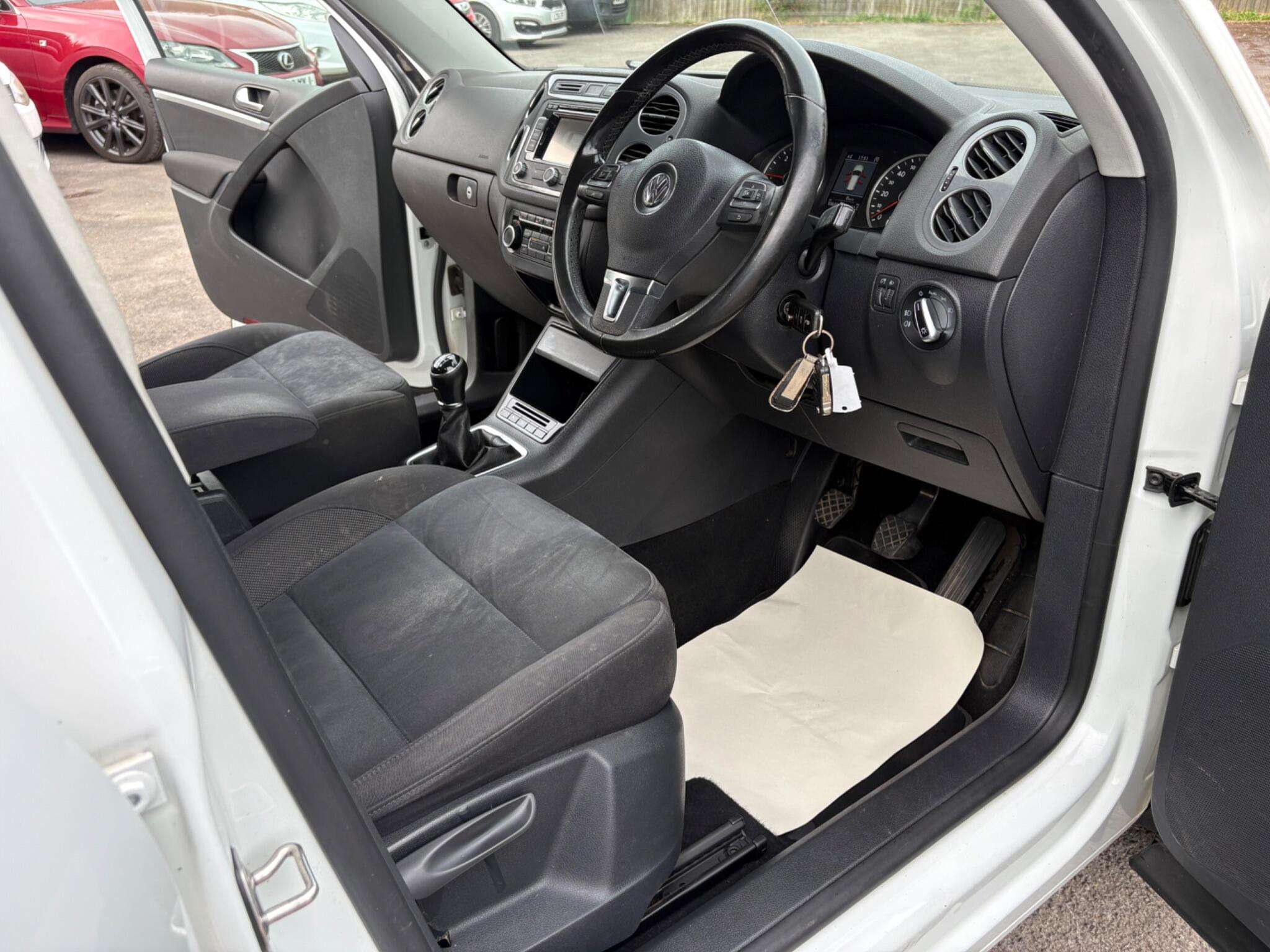 2014 VOLKSWAGEN TIGUAN 2014 VOLKSWAGEN TIGUAN