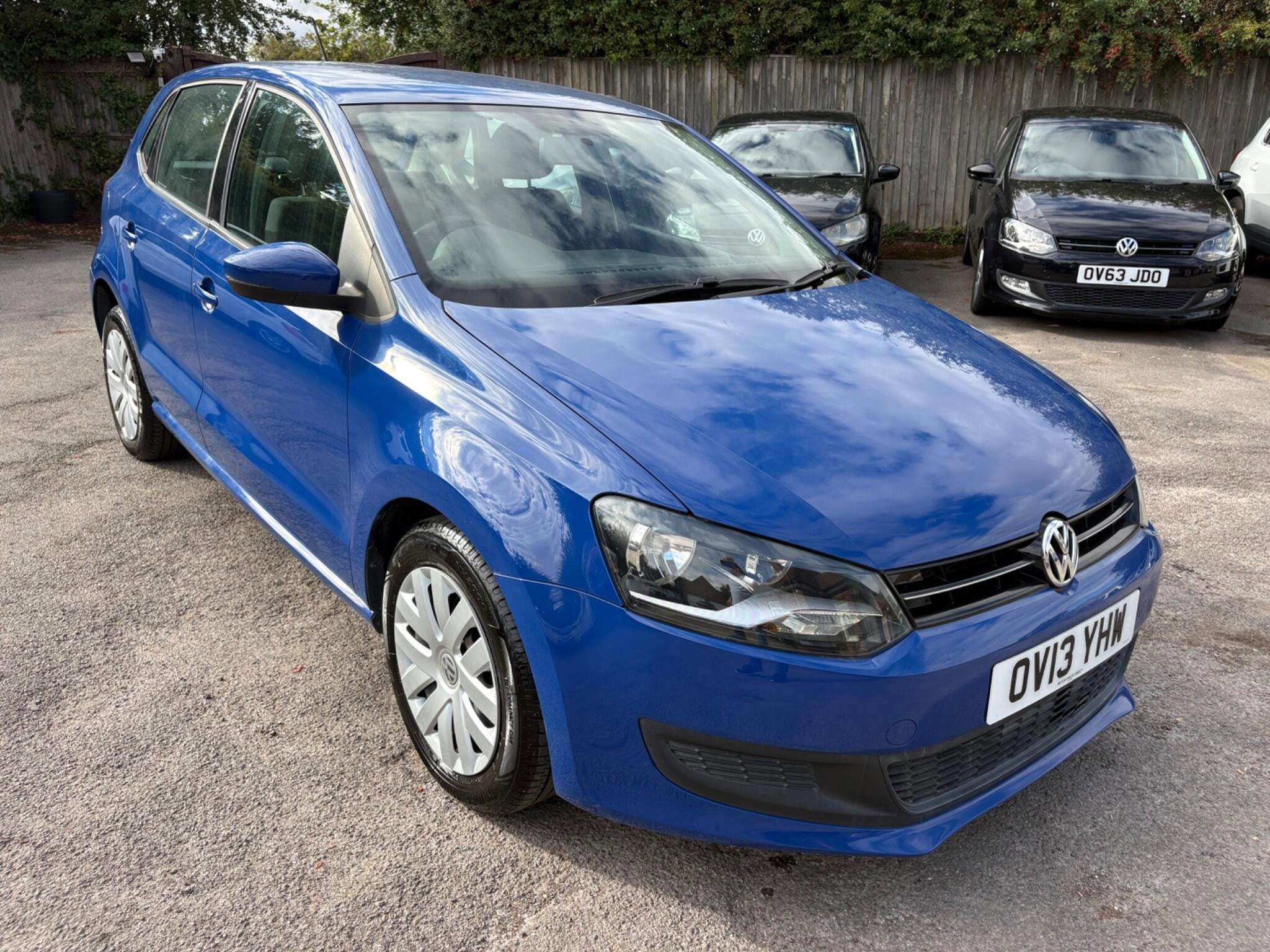 A 2013 VOLKSWAGEN POLO 1.2 TSI BlueMotion Tech Match DSG Euro 6 (s/s) 5dr A 2013 VOLKSWAGEN POLO 1.2 TSI BlueMotion Tech Match DSG Euro 6 (s/s) 5dr