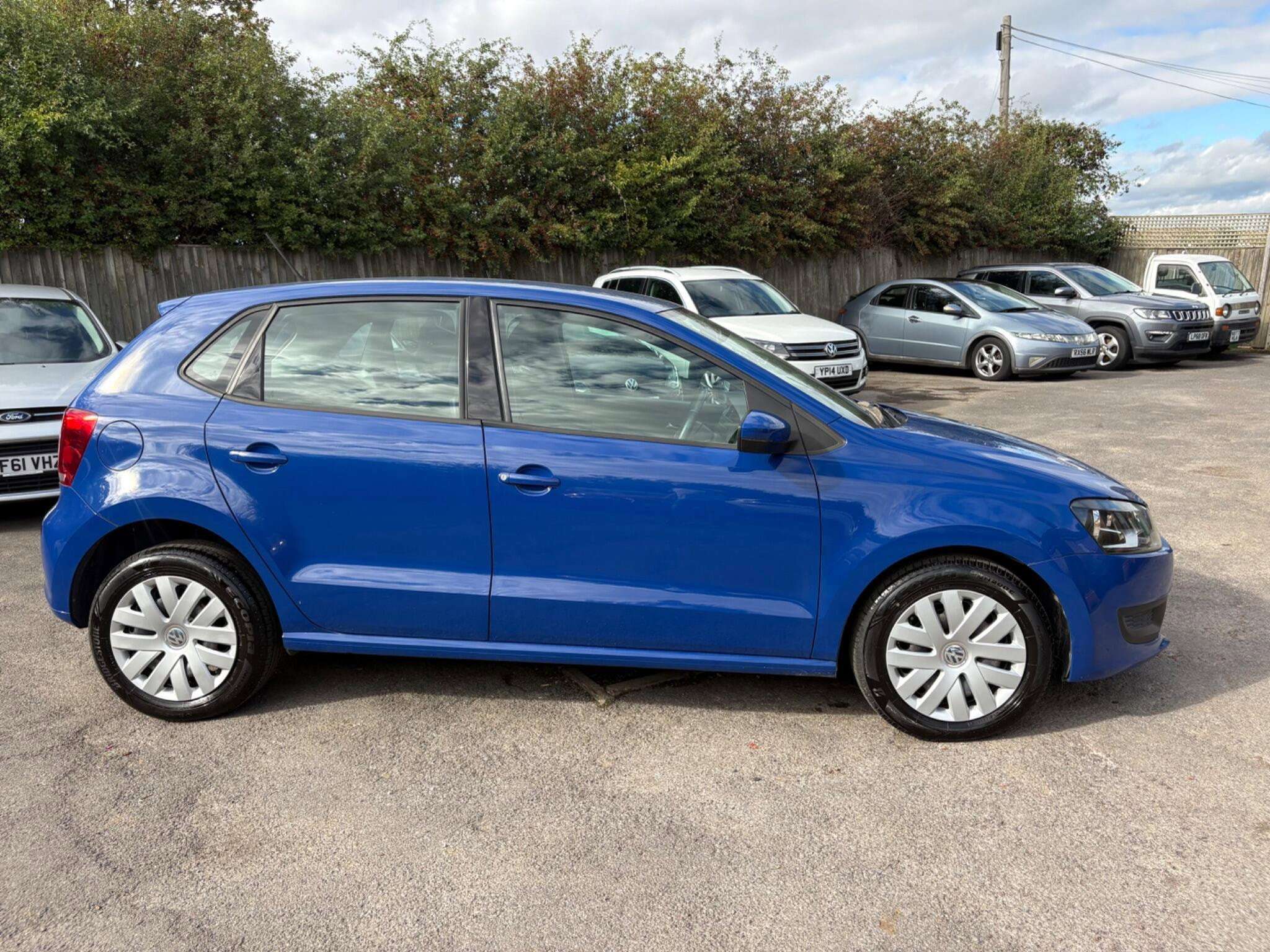 A 2013 VOLKSWAGEN POLO 1.2 TSI BlueMotion Tech Match DSG Euro 6 (s/s) 5dr A 2013 VOLKSWAGEN POLO 1.2 TSI BlueMotion Tech Match DSG Euro 6 (s/s) 5dr