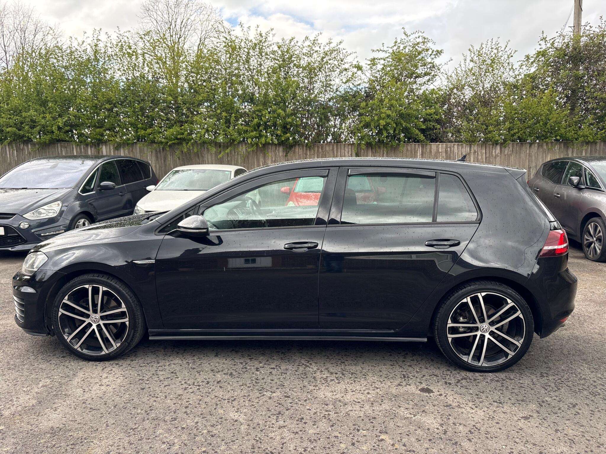 A 2015 VOLKSWAGEN GOLF 2.0 TDI BlueMotion Tech GTD Euro 6 (s/s) 5dr A 2015 VOLKSWAGEN GOLF 2.0 TDI BlueMotion Tech GTD Euro 6 (s/s) 5dr