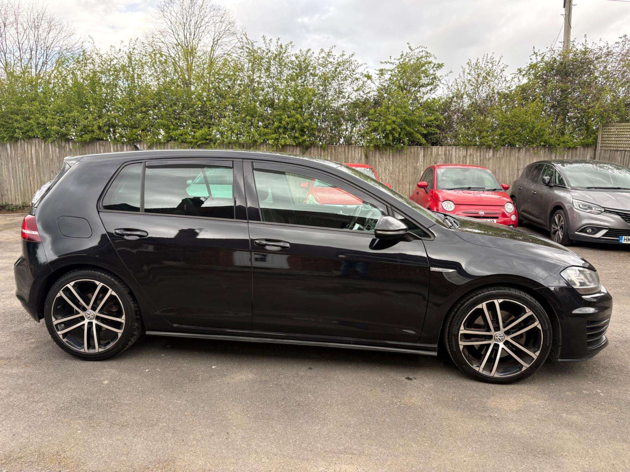 A 2015 VOLKSWAGEN GOLF 2.0 TDI BlueMotion Tech GTD Euro 6 (s/s) 5dr A 2015 VOLKSWAGEN GOLF 2.0 TDI BlueMotion Tech GTD Euro 6 (s/s) 5dr