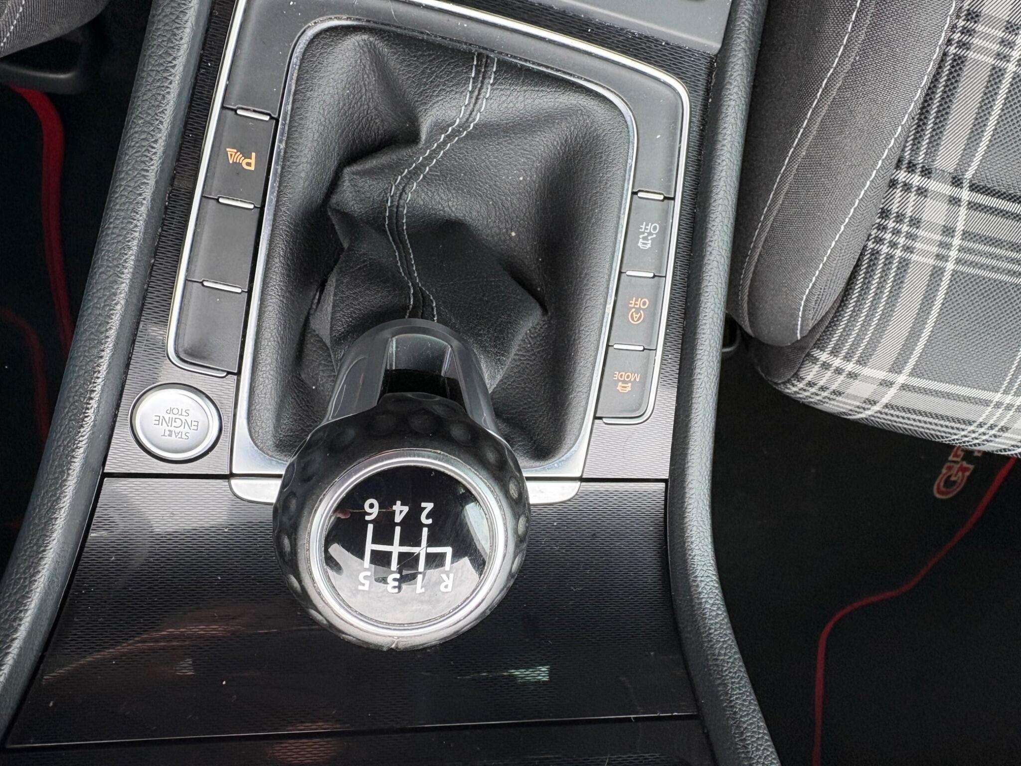 2015 VOLKSWAGEN GOLF 2015 VOLKSWAGEN GOLF