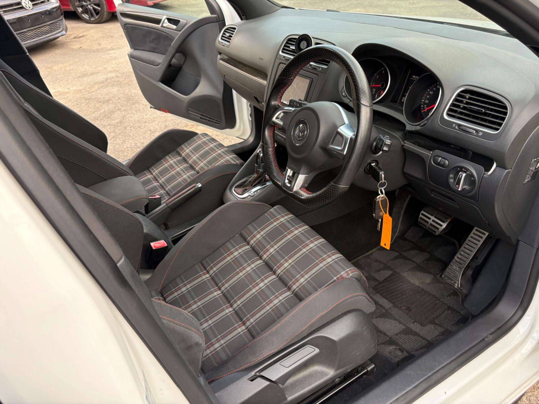 2011 VOLKSWAGEN GOLF 2011 VOLKSWAGEN GOLF