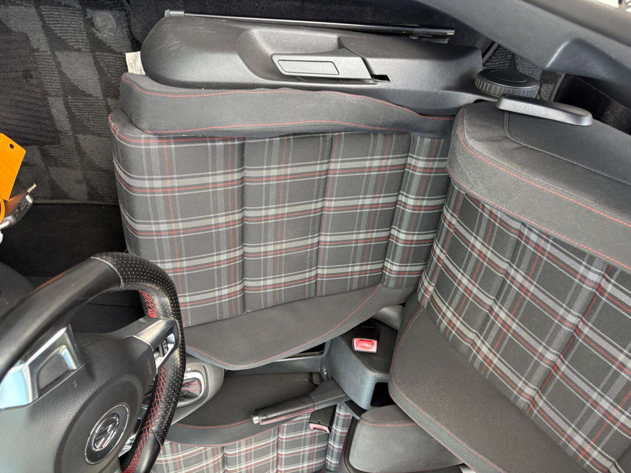 2011 VOLKSWAGEN GOLF 2011 VOLKSWAGEN GOLF