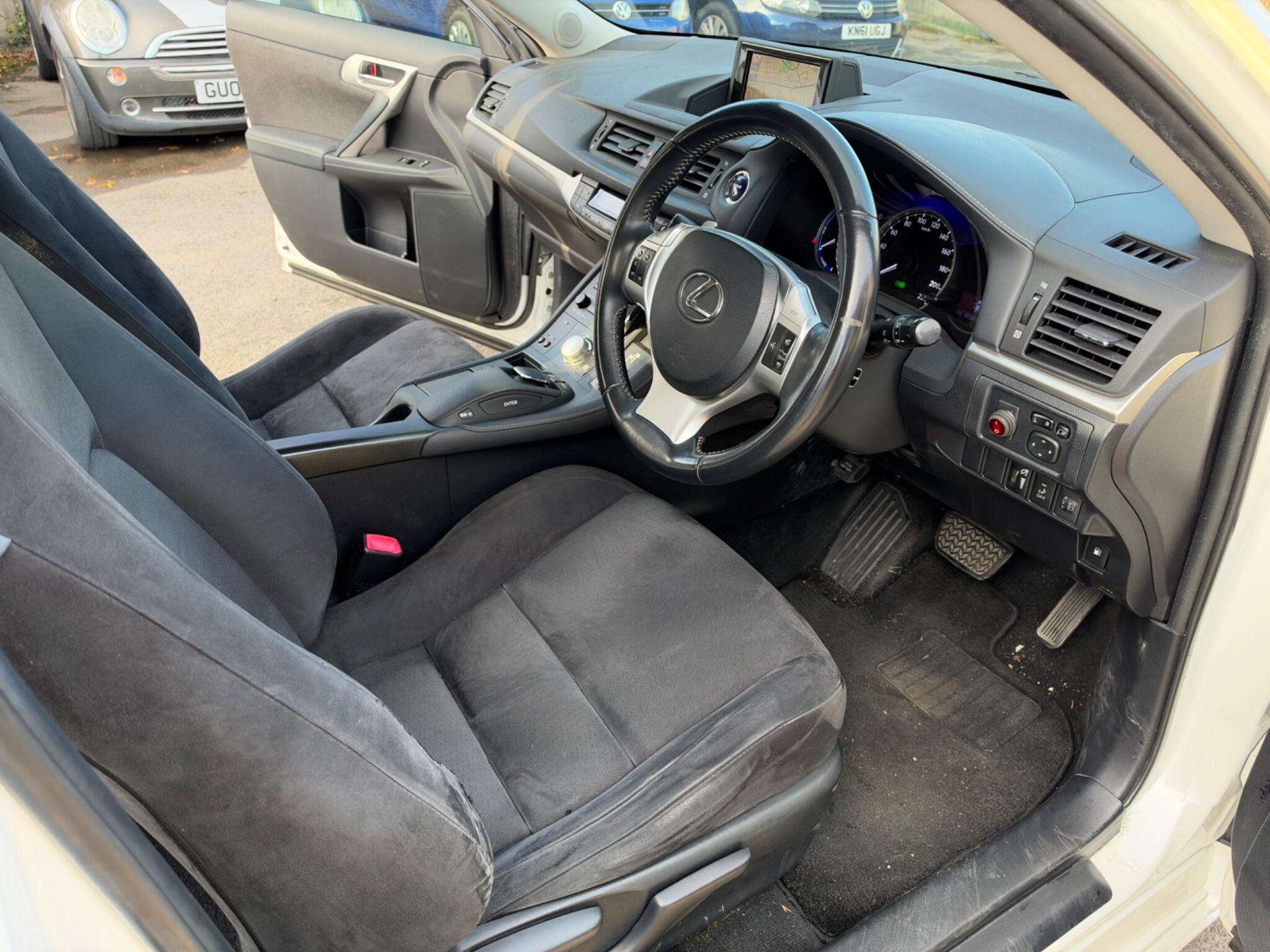 2011 LEXUS CT 2011 LEXUS CT