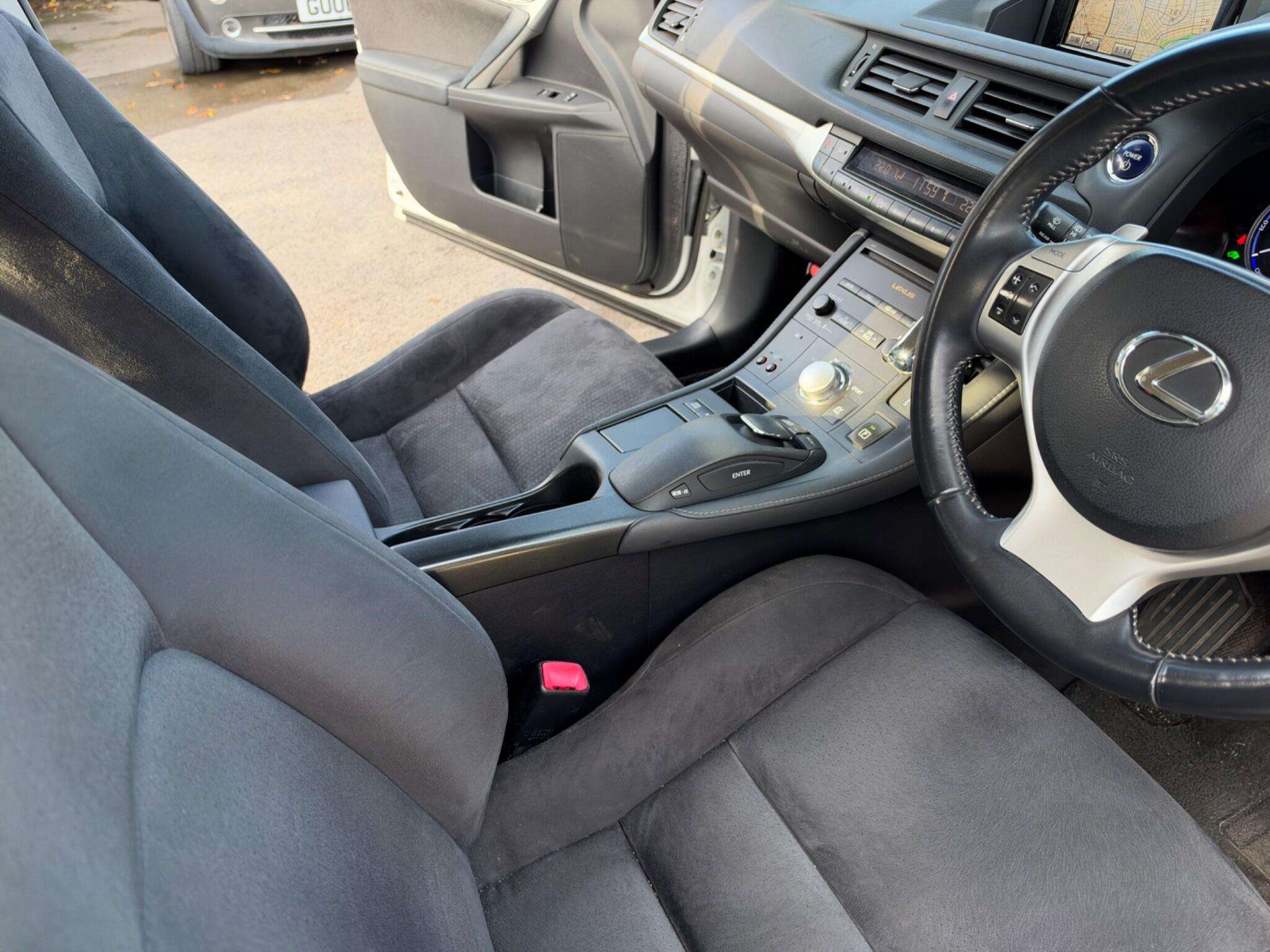 2011 LEXUS CT 2011 LEXUS CT
