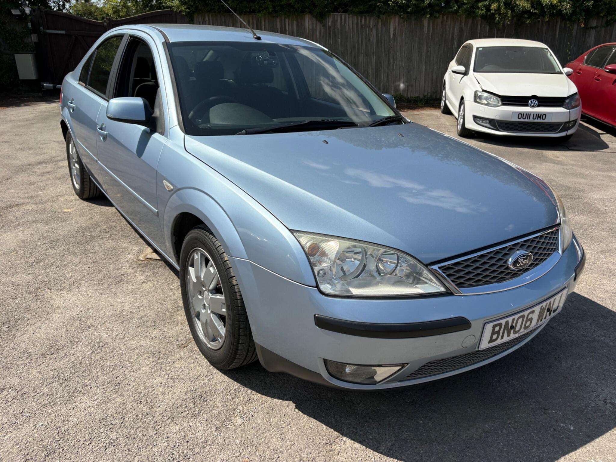 A 2006 FORD MONDEO 2.0 Zetec 5dr A 2006 FORD MONDEO 2.0 Zetec 5dr