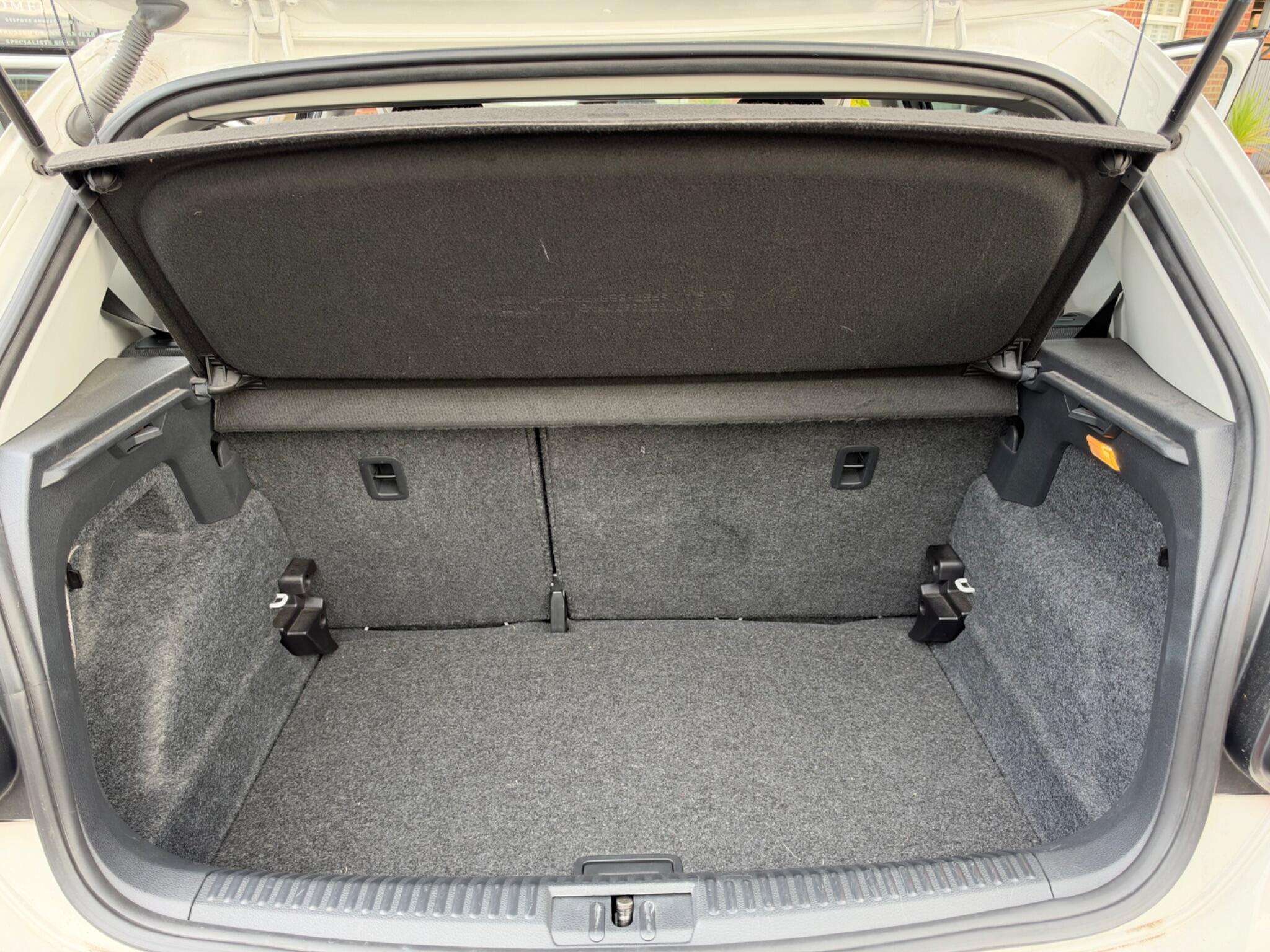 2011 VOLKSWAGEN POLO 2011 VOLKSWAGEN POLO