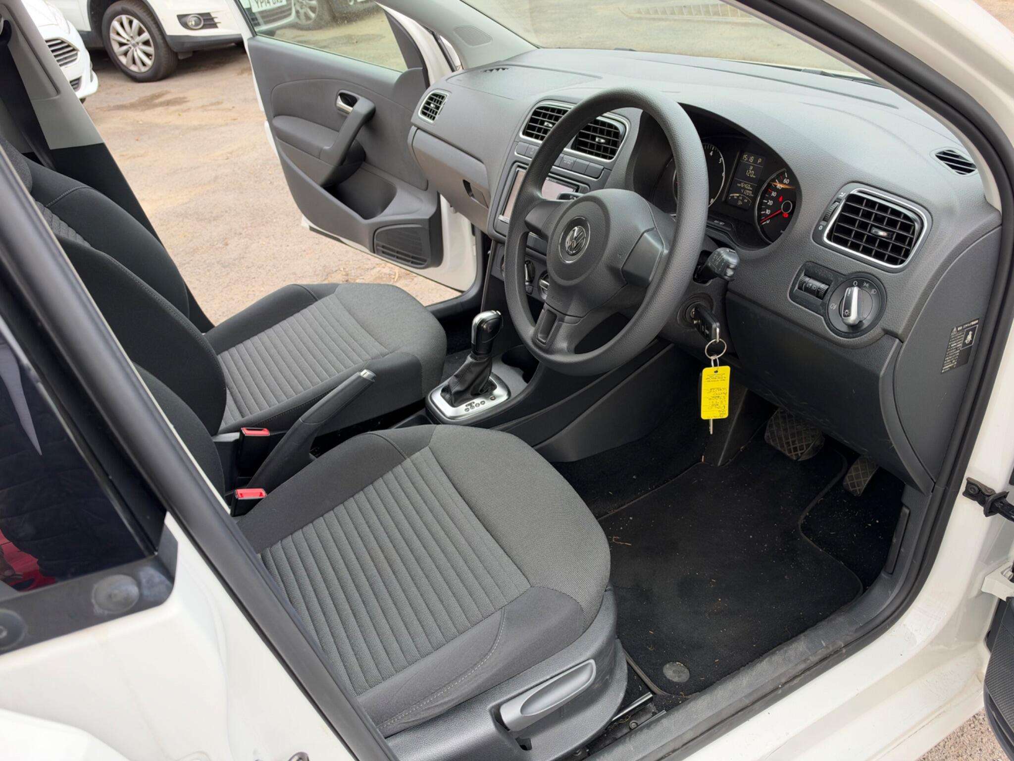 2011 VOLKSWAGEN POLO 2011 VOLKSWAGEN POLO