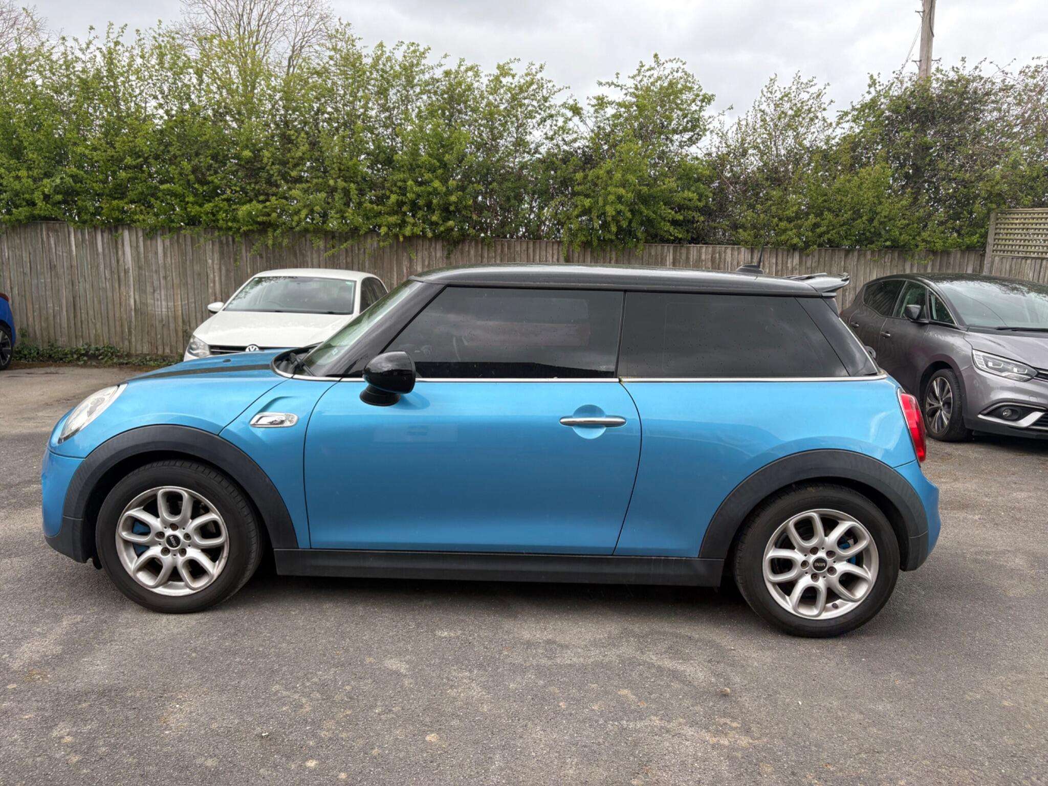 A 2014 MINI HATCH 2.0 Cooper SD Euro 6 (s/s) 3dr A 2014 MINI HATCH 2.0 Cooper SD Euro 6 (s/s) 3dr
