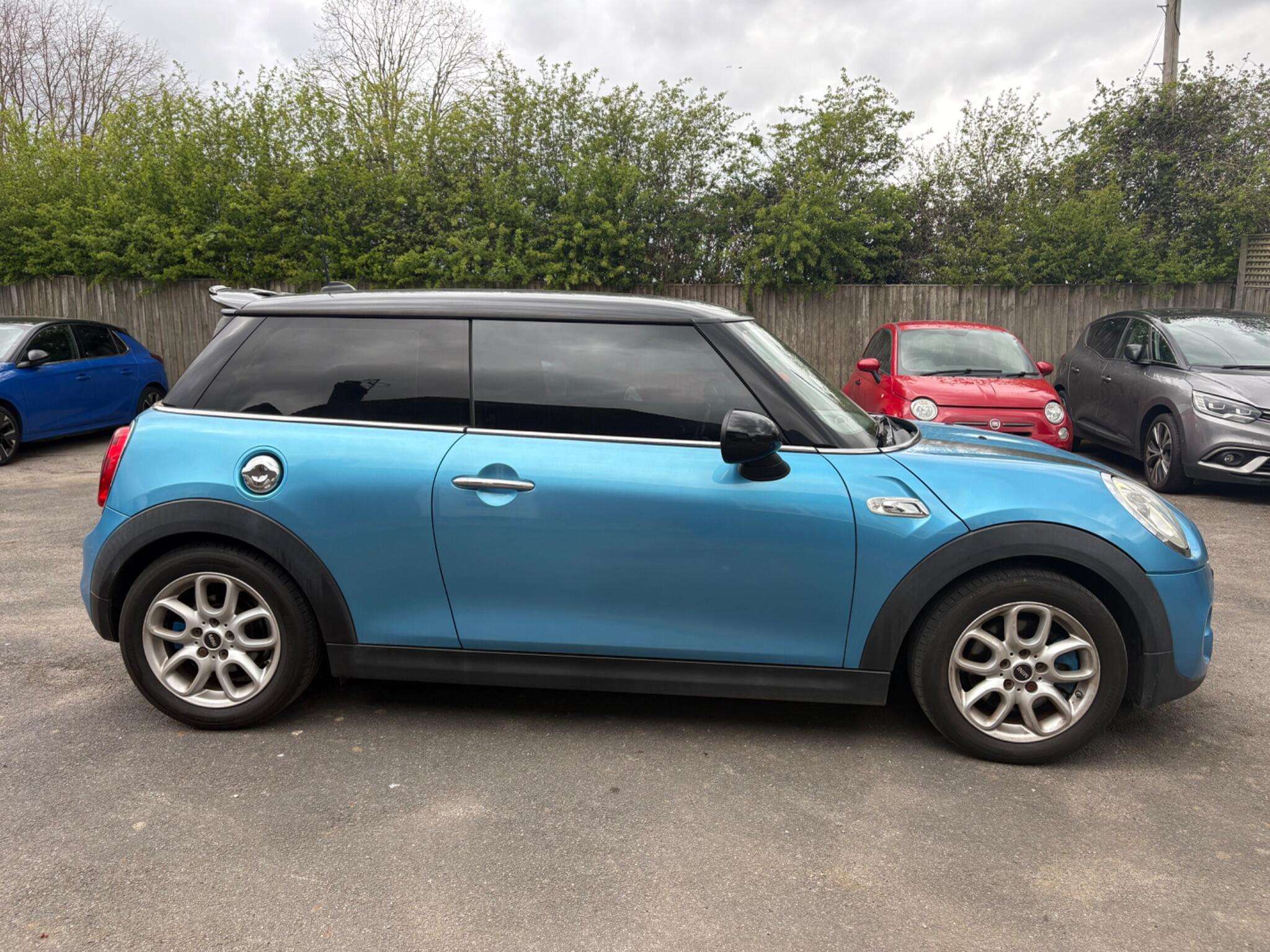A 2014 MINI HATCH 2.0 Cooper SD Euro 6 (s/s) 3dr A 2014 MINI HATCH 2.0 Cooper SD Euro 6 (s/s) 3dr