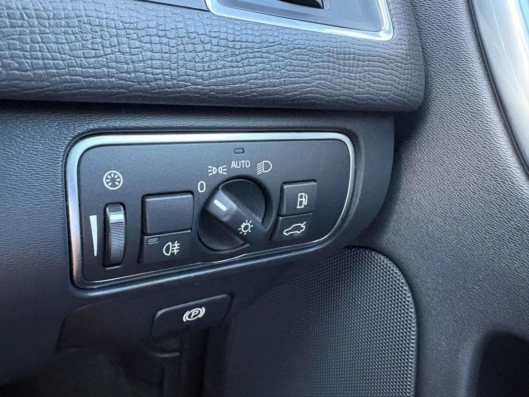 2015 VOLVO XC60 2015 VOLVO XC60