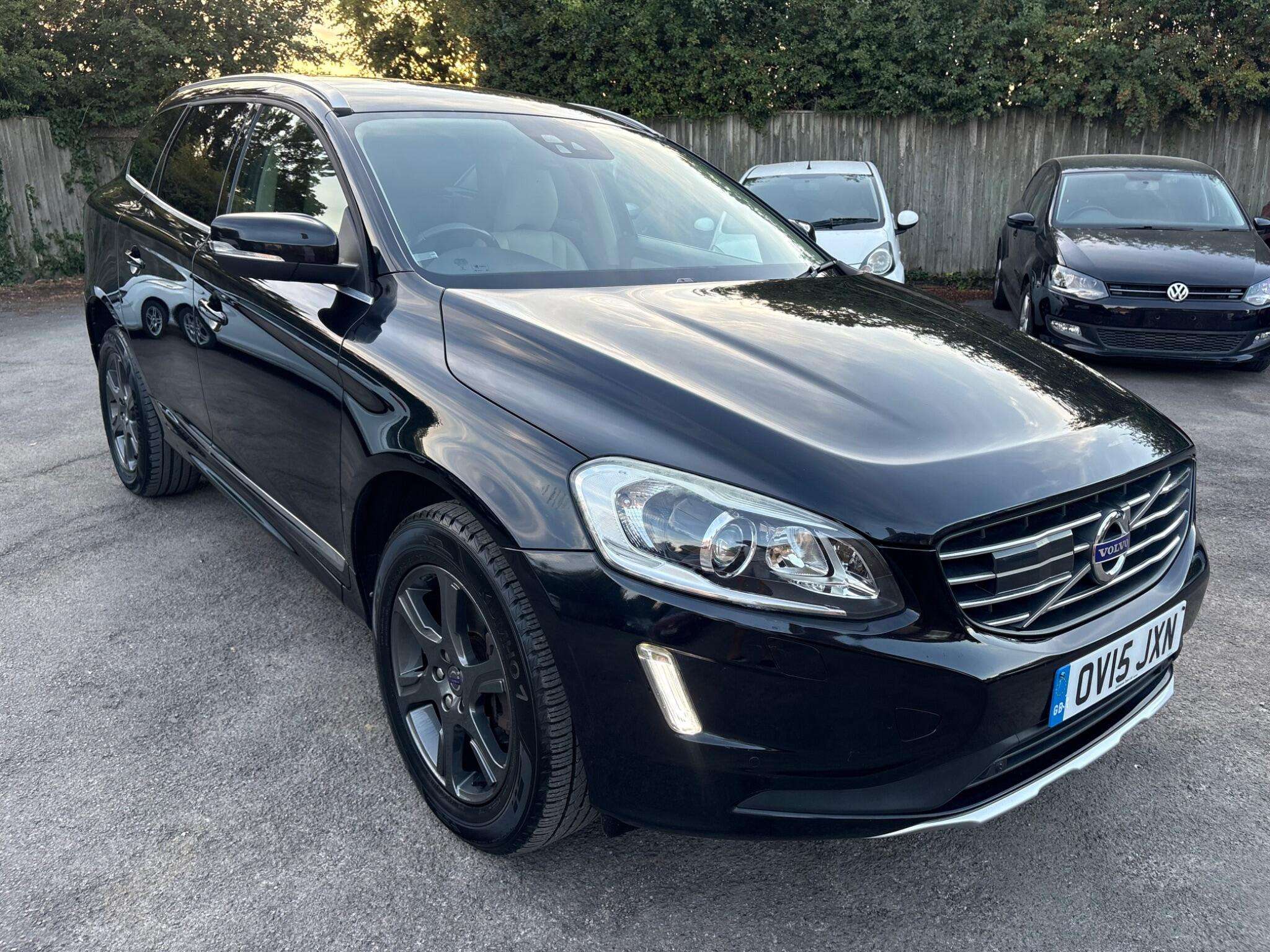 A 2015 VOLVO XC60 2.4 D5 SE Lux Nav Geartronic AWD Euro 5 5dr A 2015 VOLVO XC60 2.4 D5 SE Lux Nav Geartronic AWD Euro 5 5dr