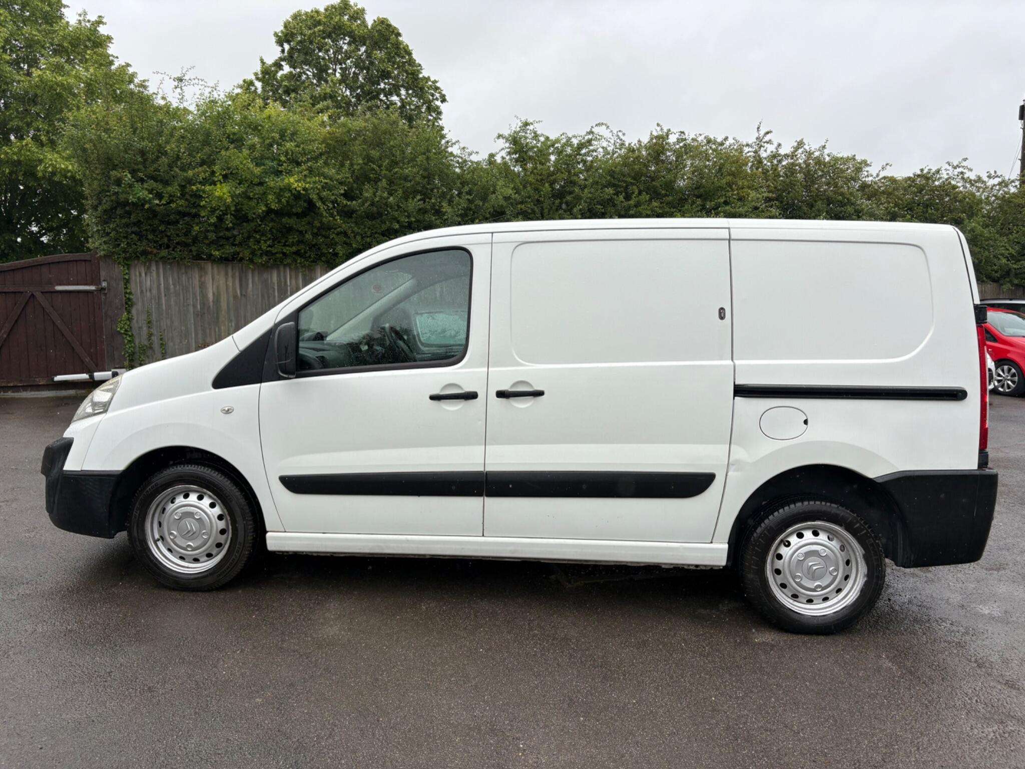 A 2014 CITROEN DISPATCH 1.6 1000 HDi Enterprise FWD L1 H1 5dr A 2014 CITROEN DISPATCH 1.6 1000 HDi Enterprise FWD L1 H1 5dr