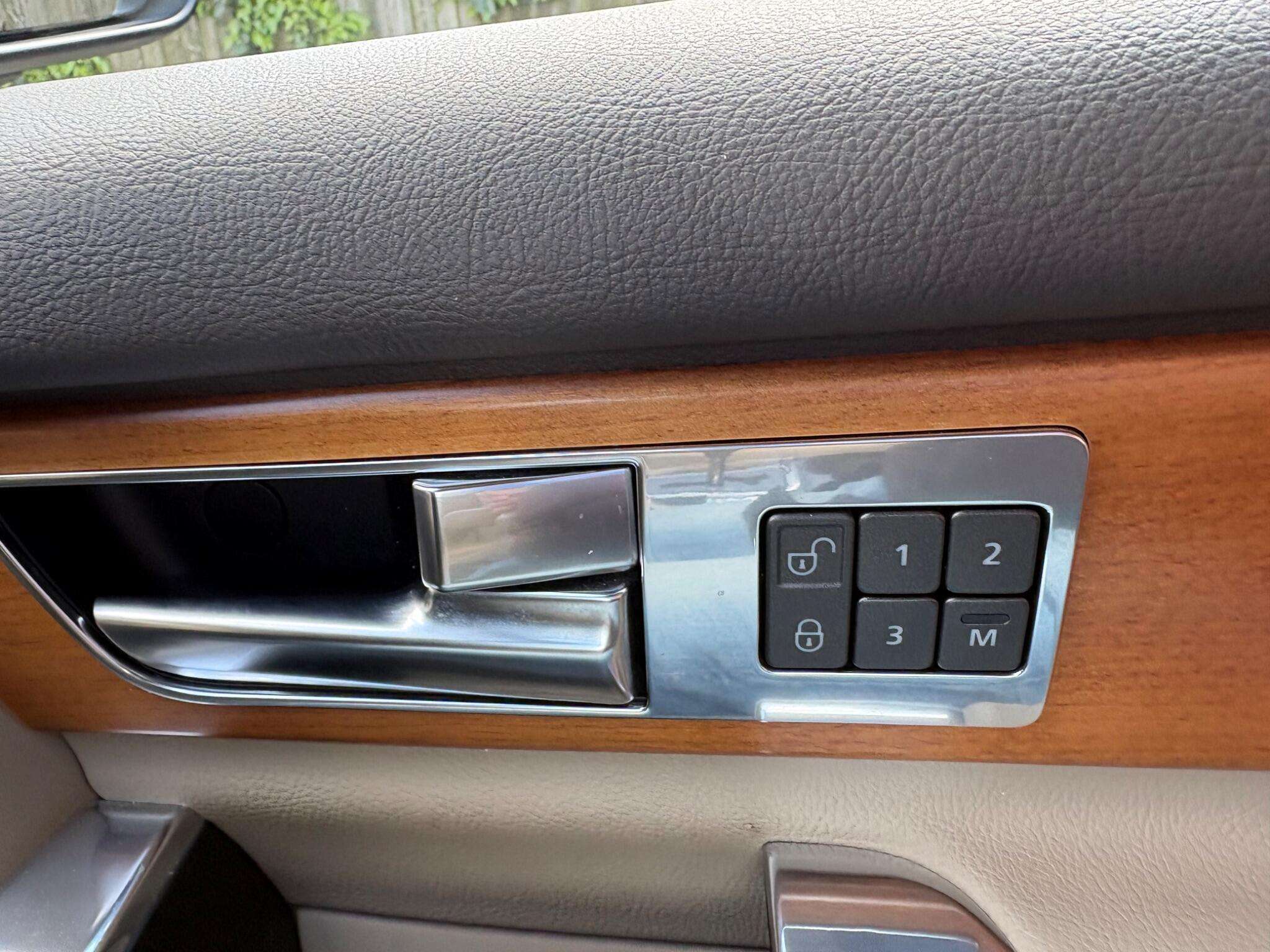 2010 LAND ROVER DISCOVERY 4 2010 LAND ROVER DISCOVERY 4