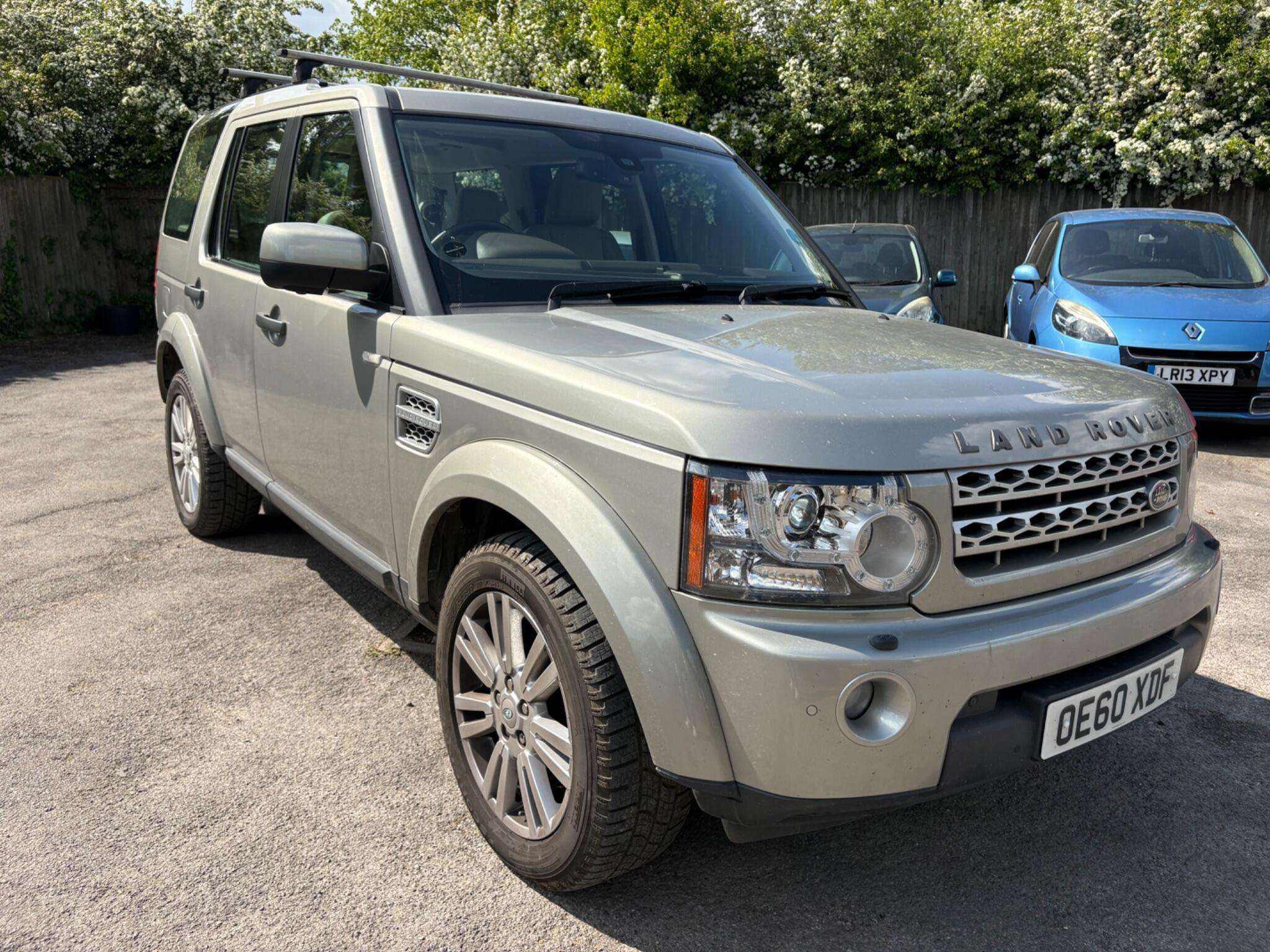 A 2010 LAND ROVER DISCOVERY 4 3.0 SD V6 HSE CommandShift 4WD Euro 5 5dr A 2010 LAND ROVER DISCOVERY 4 3.0 SD V6 HSE CommandShift 4WD Euro 5 5dr