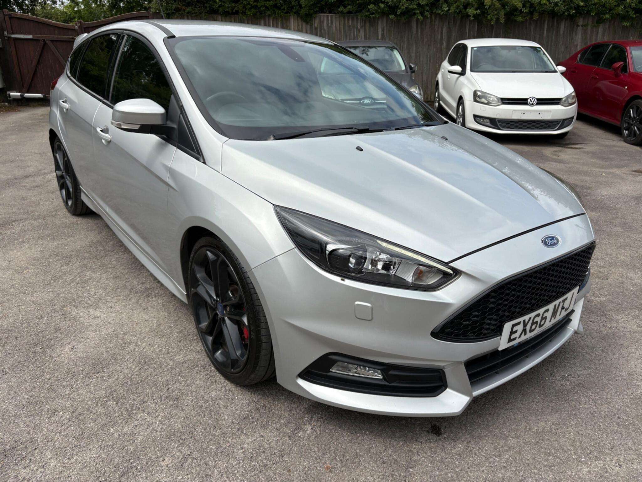 A 2016 FORD FOCUS 2.0T EcoBoost ST-3 Euro 6 (s/s) 5dr A 2016 FORD FOCUS 2.0T EcoBoost ST-3 Euro 6 (s/s) 5dr