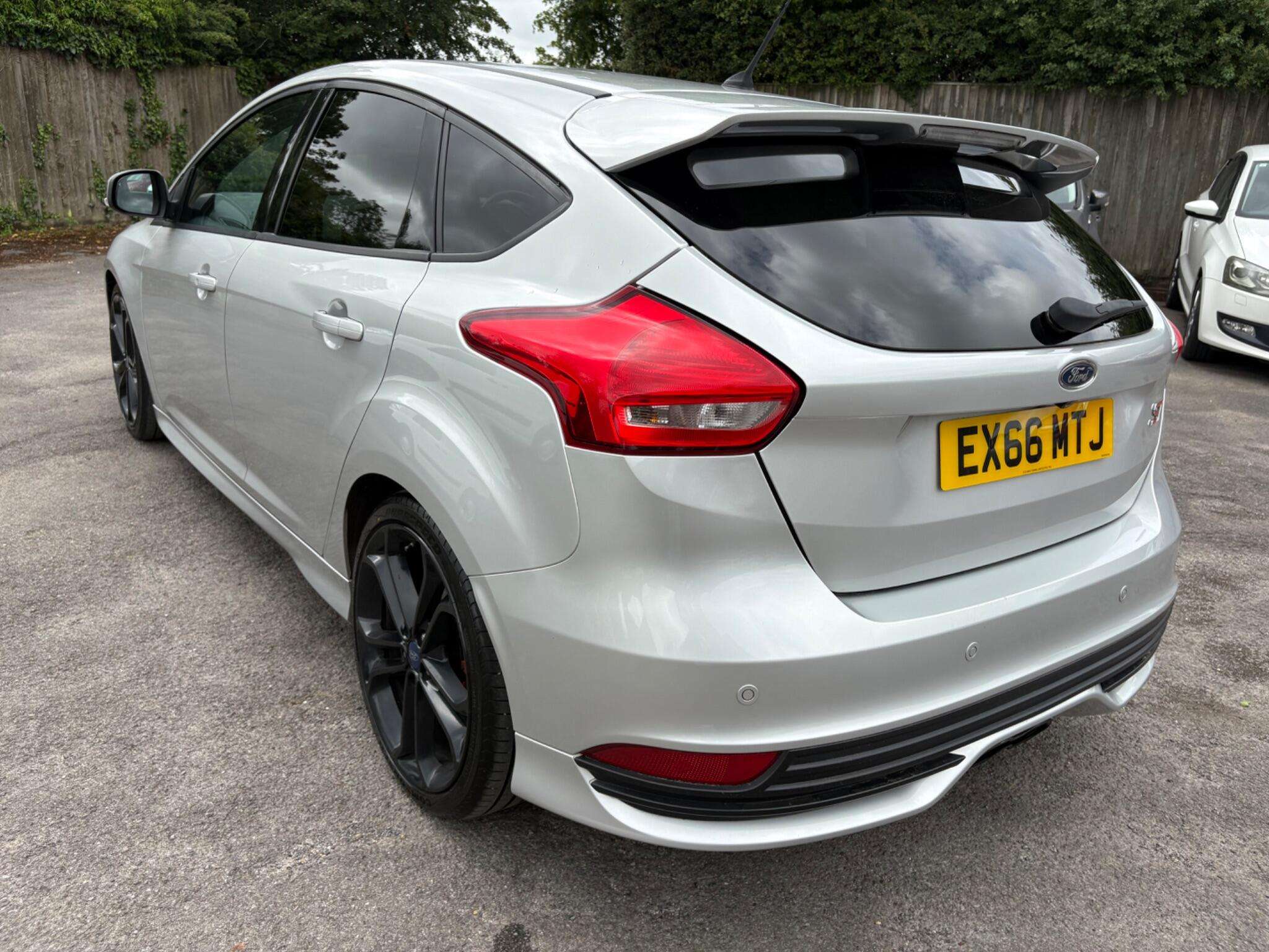 A 2016 FORD FOCUS 2.0T EcoBoost ST-3 Euro 6 (s/s) 5dr A 2016 FORD FOCUS 2.0T EcoBoost ST-3 Euro 6 (s/s) 5dr