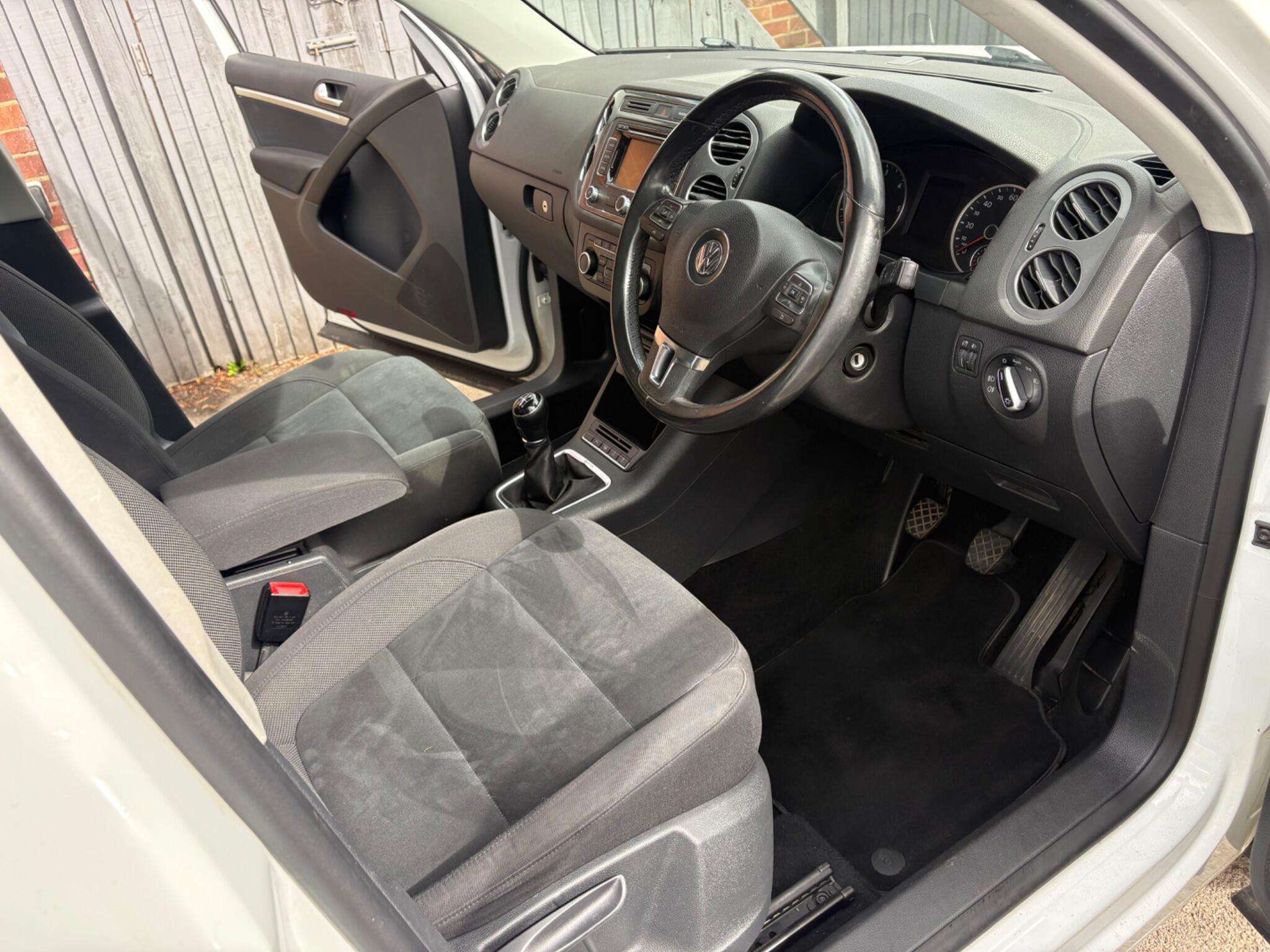 2014 VOLKSWAGEN TIGUAN 2014 VOLKSWAGEN TIGUAN