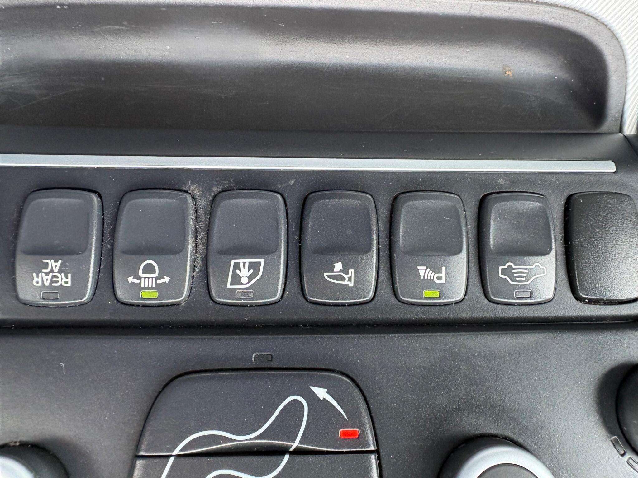 2013 VOLVO XC90 2013 VOLVO XC90