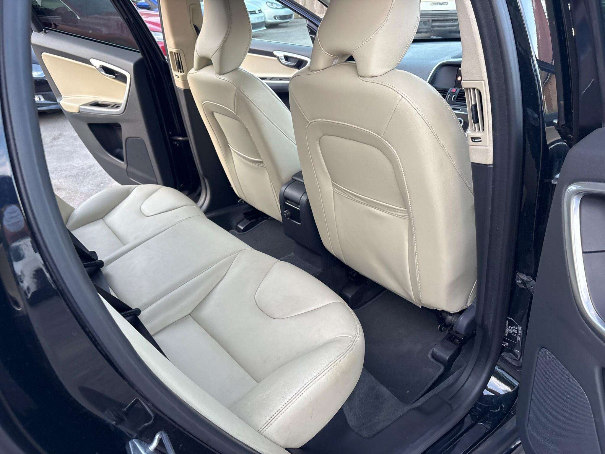 2015 VOLVO XC60 2015 VOLVO XC60