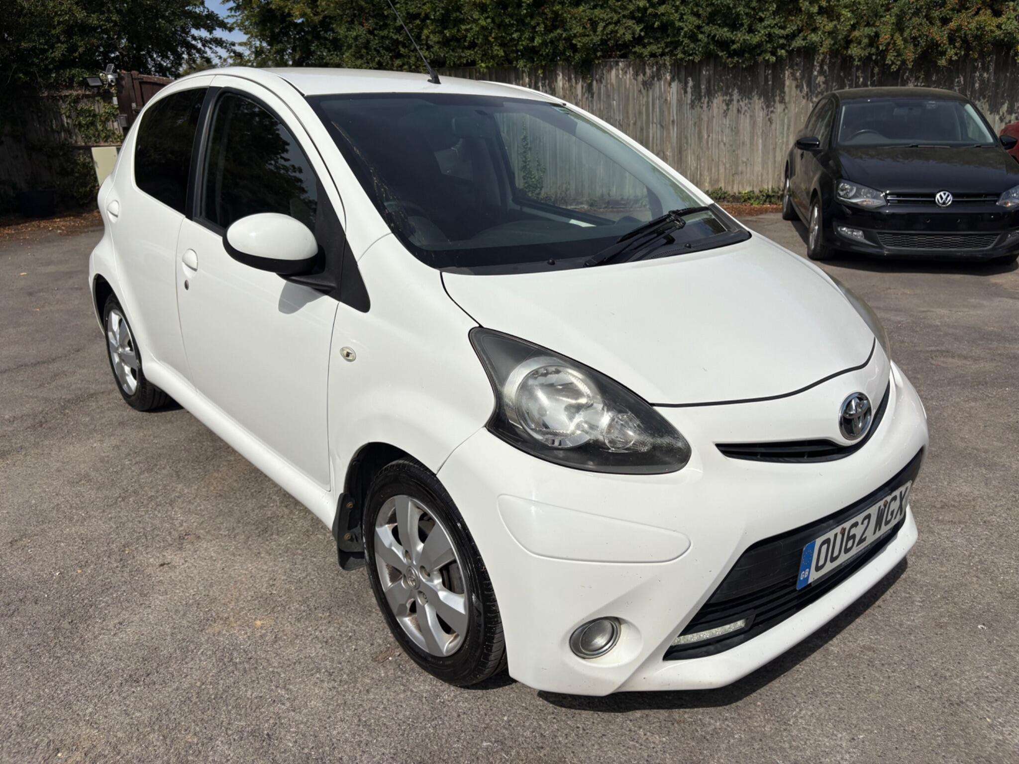 A 2012 TOYOTA AYGO 1.0 VVT-i Fire Euro 5 5dr A 2012 TOYOTA AYGO 1.0 VVT-i Fire Euro 5 5dr