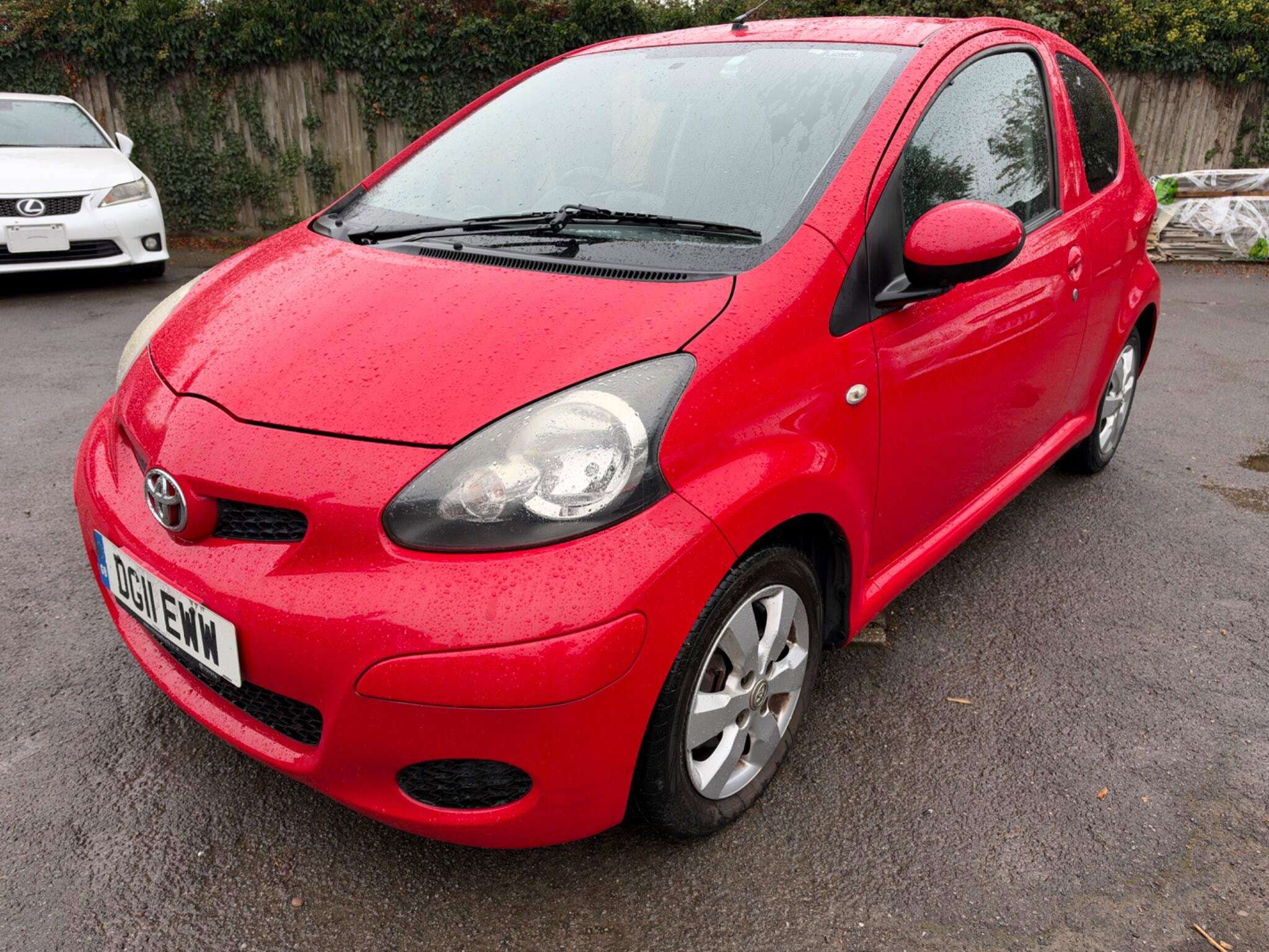 A 2011 TOYOTA AYGO 1.0 VVT-i Go Euro 5 3dr A 2011 TOYOTA AYGO 1.0 VVT-i Go Euro 5 3dr
