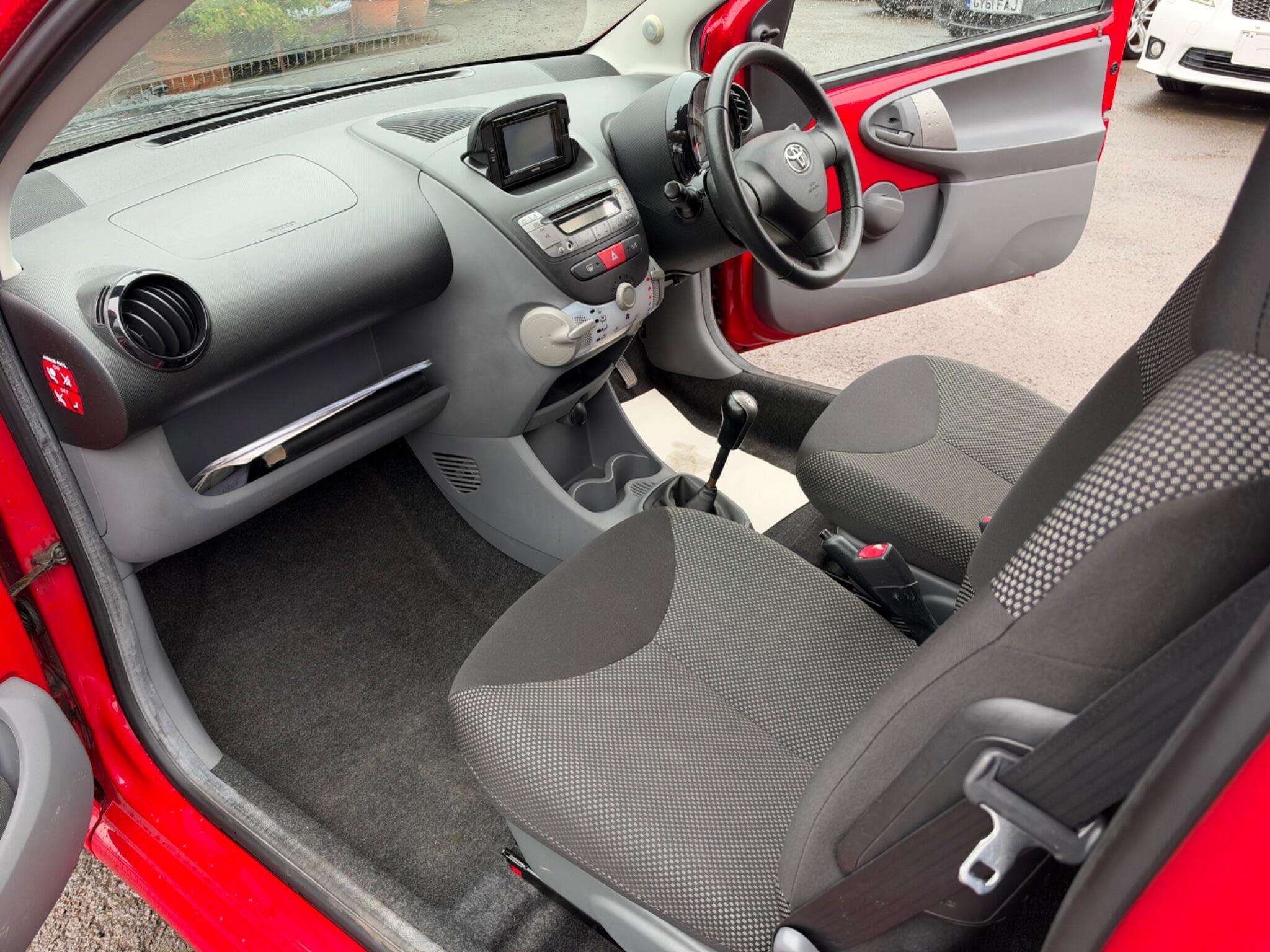 2011 TOYOTA AYGO 2011 TOYOTA AYGO