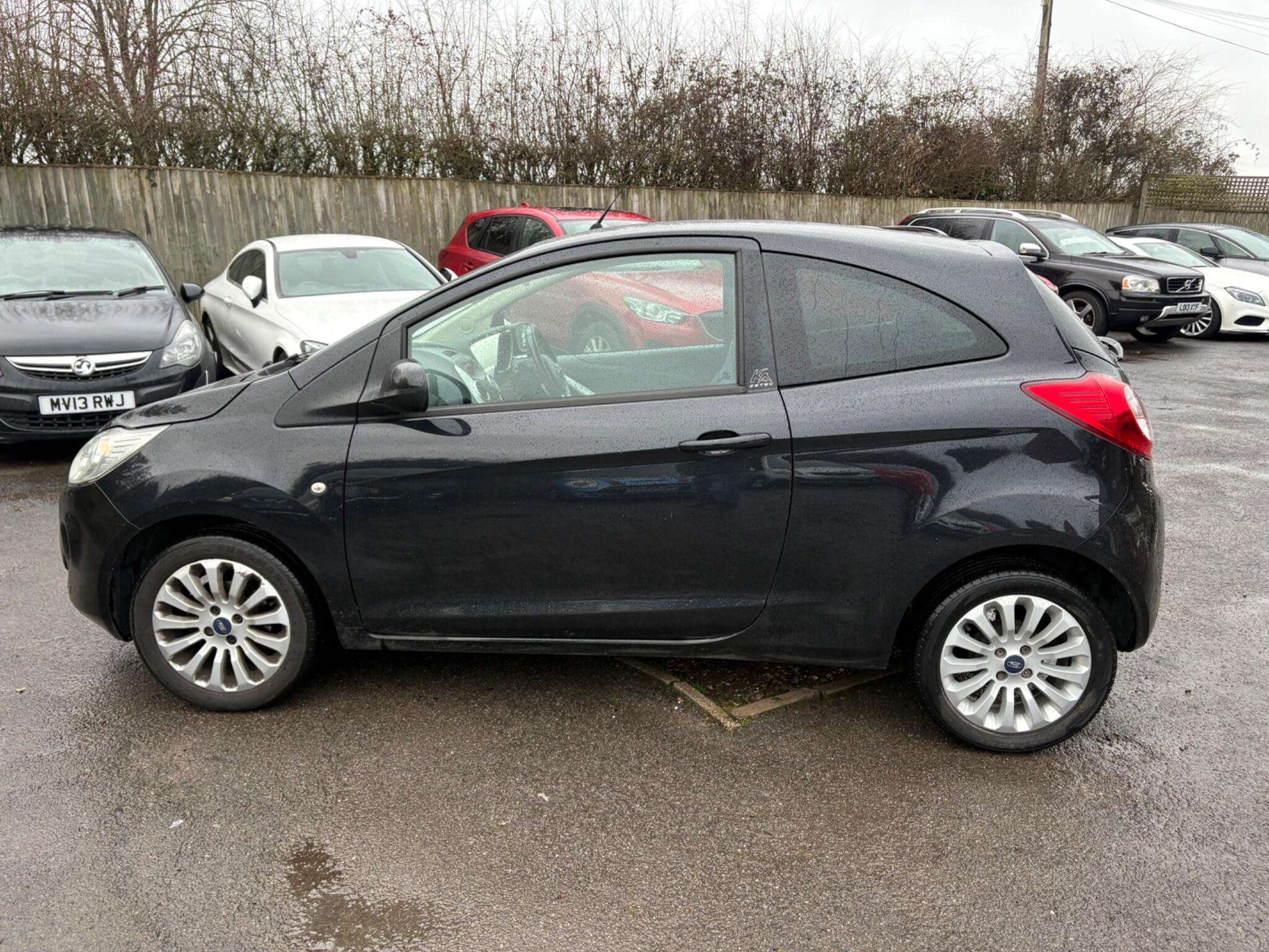 A 2014 FORD KA 1.2 Zetec Euro 5 (s/s) 3dr A 2014 FORD KA 1.2 Zetec Euro 5 (s/s) 3dr
