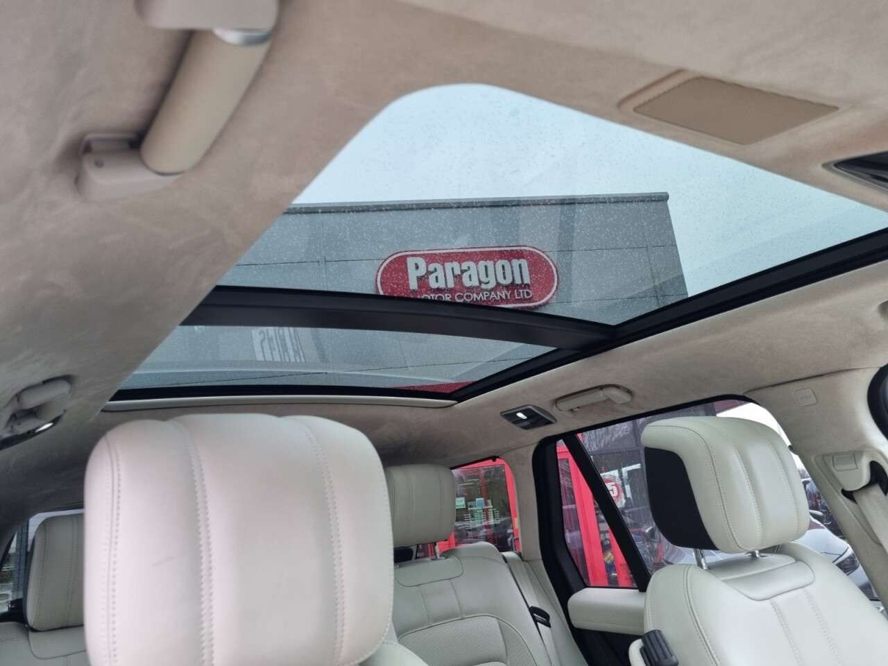 A 2021 LAND ROVER RANGE ROVER WESTMINSTER A 2021 LAND ROVER RANGE ROVER WESTMINSTER