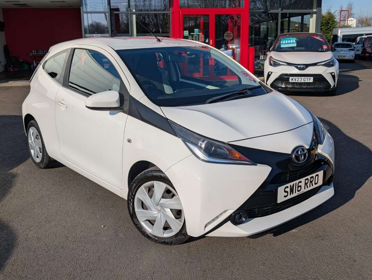 A 2016 TOYOTA AYGO 1.0 VVT-i x-play Hatchback 3dr Petrol Manual Euro 6 (68 ps) A 2016 TOYOTA AYGO 1.0 VVT-i x-play Hatchback 3dr Petrol Manual Euro 6 (68 ps)