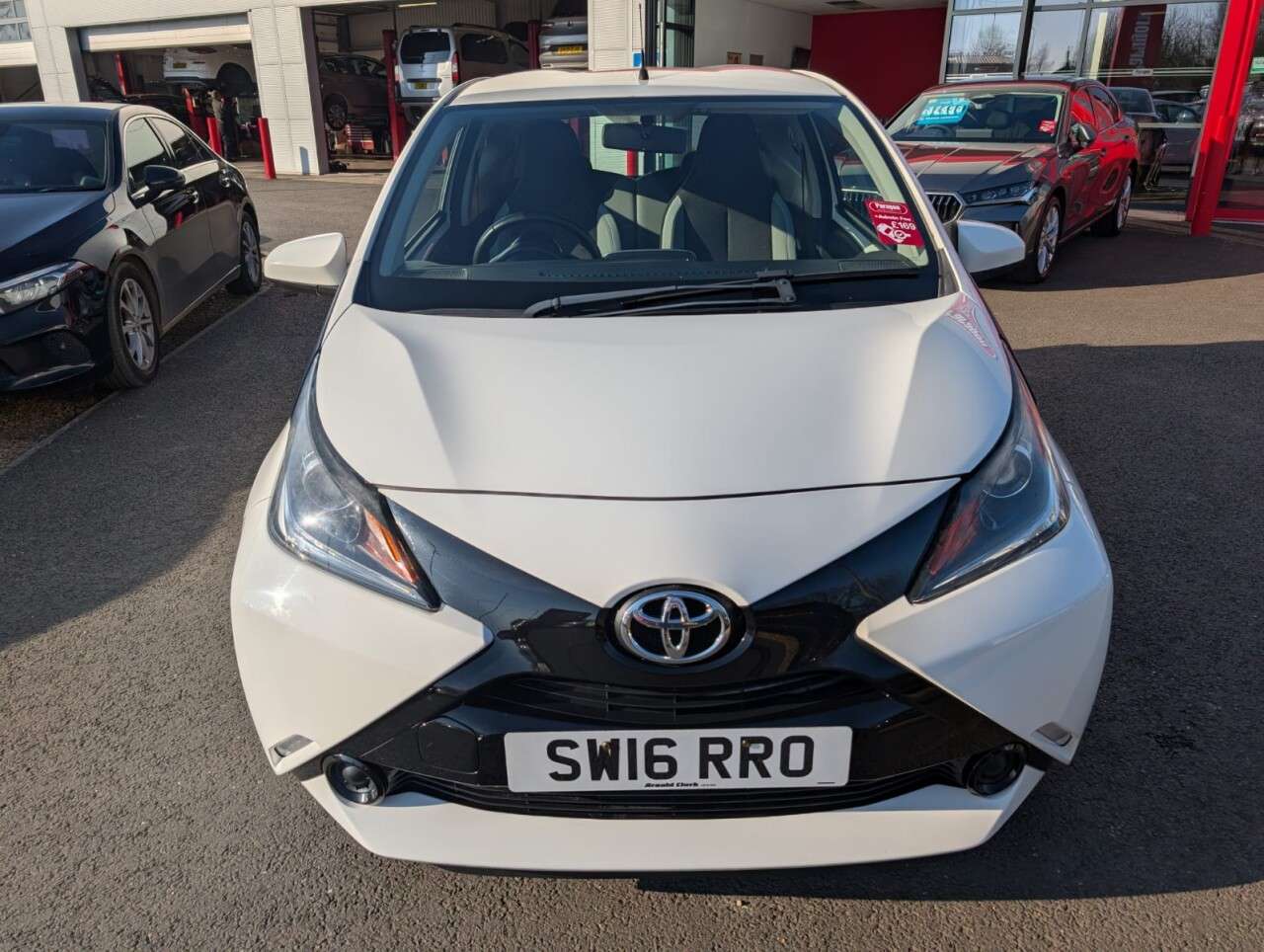 A 2016 TOYOTA AYGO 1.0 VVT-i x-play Hatchback 3dr Petrol Manual Euro 6 (68 ps) A 2016 TOYOTA AYGO 1.0 VVT-i x-play Hatchback 3dr Petrol Manual Euro 6 (68 ps)