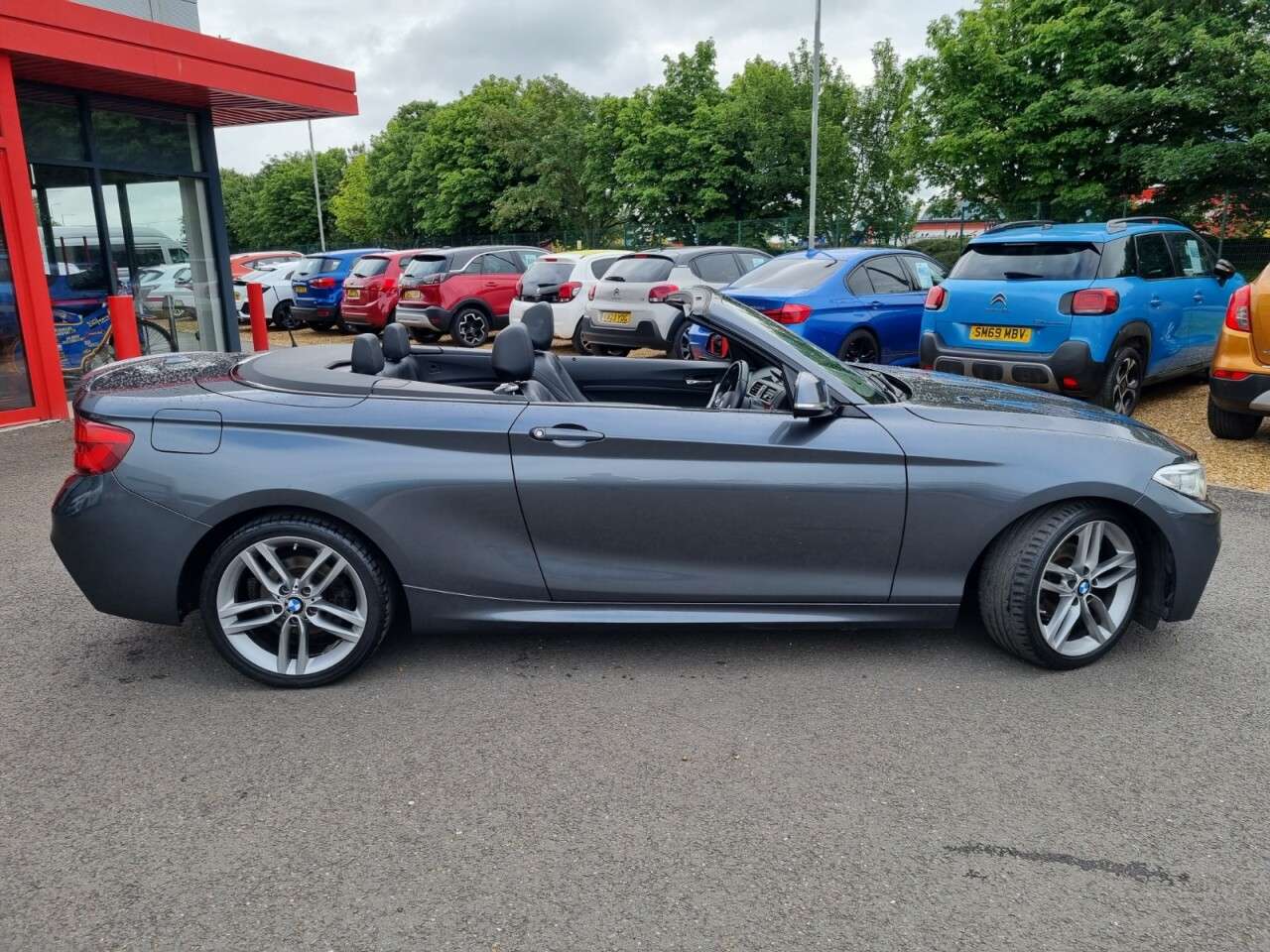 A 2016 BMW 2 SERIES 1.5 218i M Sport Convertible 2dr Petrol Manual Euro 6 (s/s) (136 ps) A 2016 BMW 2 SERIES 1.5 218i M Sport Convertible 2dr Petrol Manual Euro 6 (s/s) (136 ps)