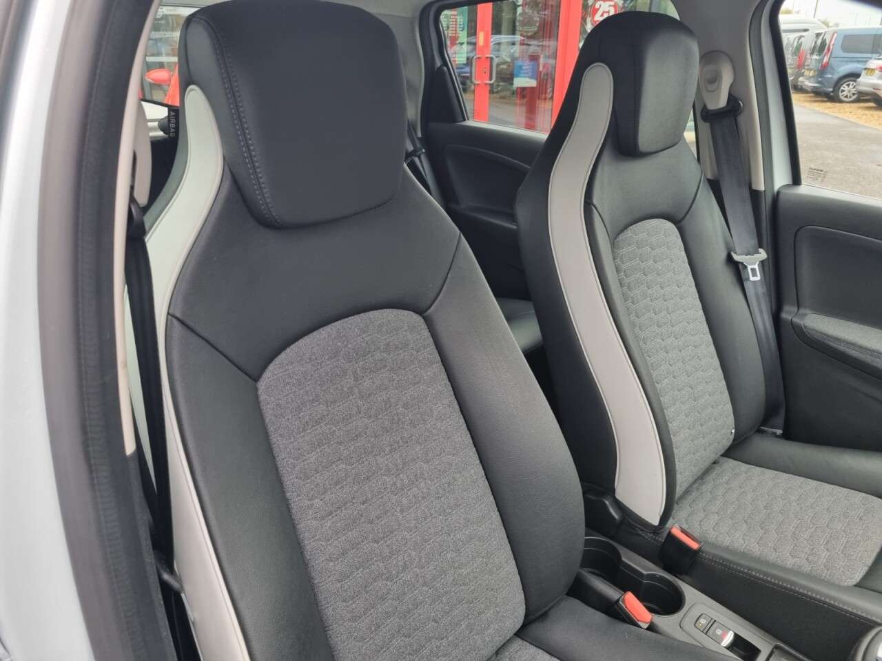 2021 RENAULT ZOE 2021 RENAULT ZOE