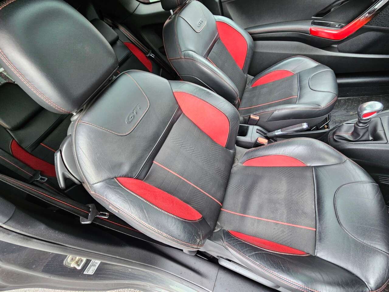 2014 PEUGEOT 208 2014 PEUGEOT 208