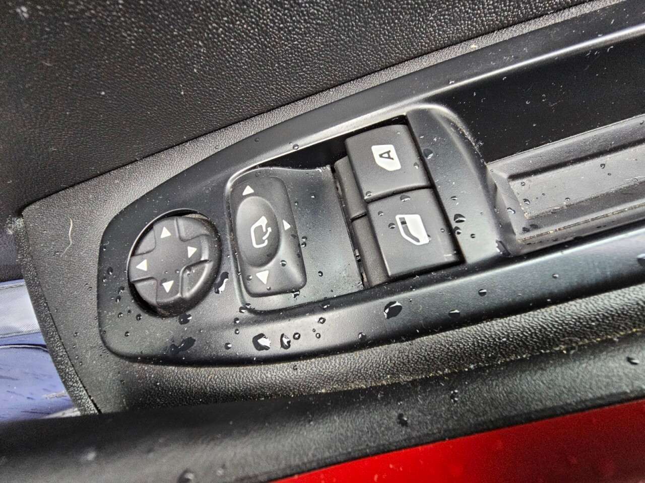 2014 PEUGEOT 208 2014 PEUGEOT 208