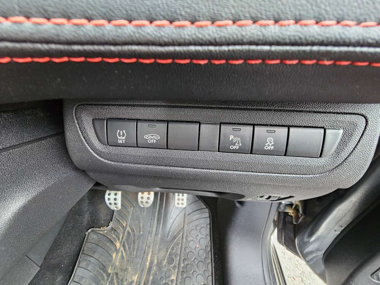 2014 PEUGEOT 208 2014 PEUGEOT 208