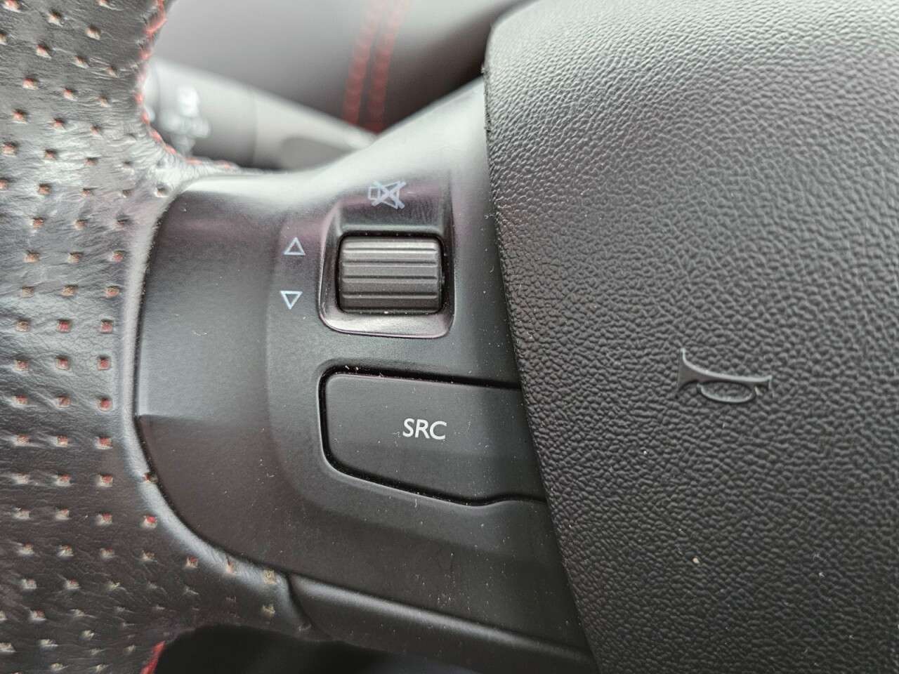 2014 PEUGEOT 208 2014 PEUGEOT 208