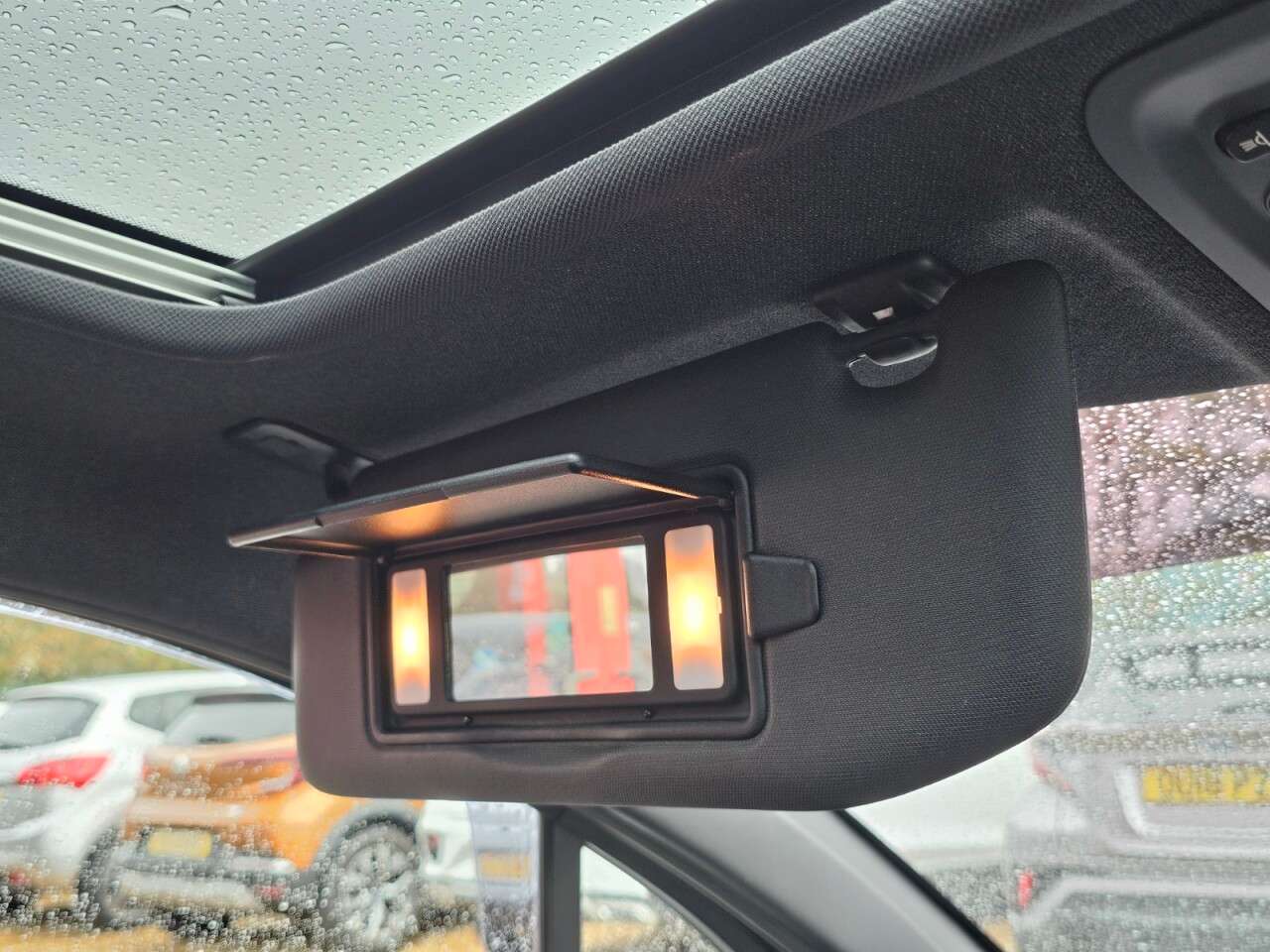 2014 PEUGEOT 208 2014 PEUGEOT 208