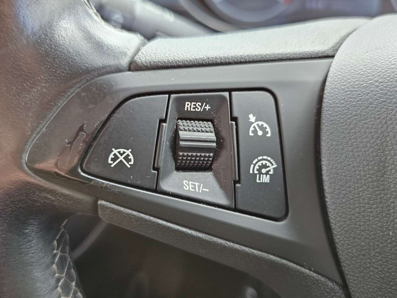 A 2015 VAUXHALL CORSA 1.2i Limited Edition Hatchback 3dr Petrol Manual Euro 6 (70 ps) A 2015 VAUXHALL CORSA 1.2i Limited Edition Hatchback 3dr Petrol Manual Euro 6 (70 ps)