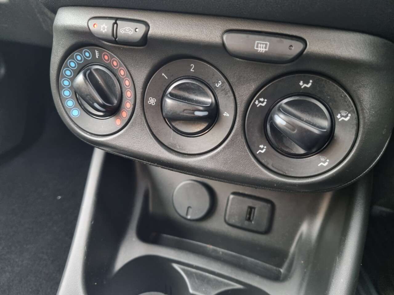 2018 VAUXHALL CORSA 2018 VAUXHALL CORSA