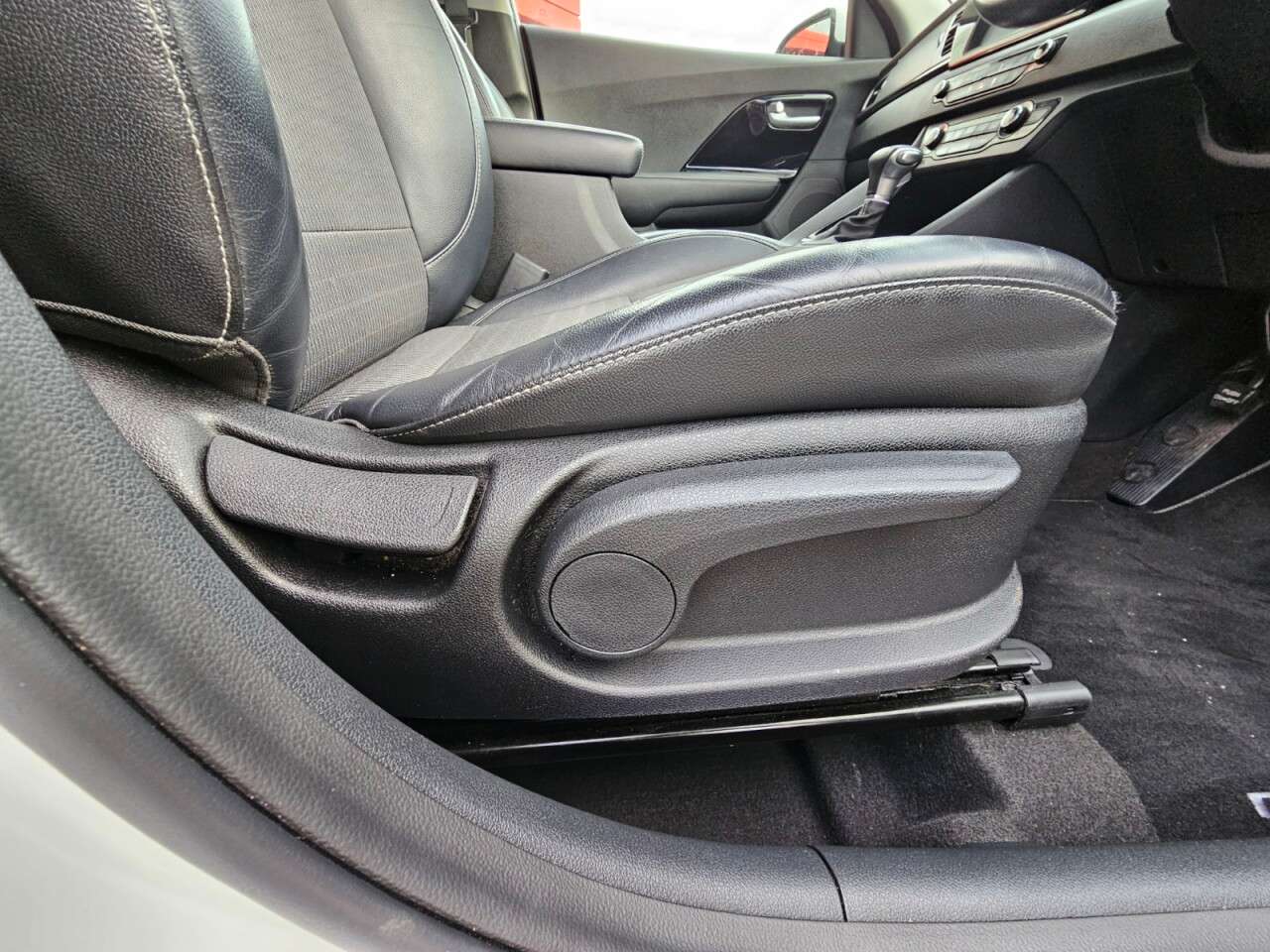 2016 KIA NIRO 2016 KIA NIRO