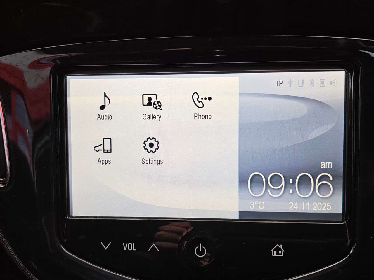 A 2015 VAUXHALL CORSA 1.4i ecoFLEX SRi Hatchback 3dr Petrol Manual Euro 6 (90 ps) A 2015 VAUXHALL CORSA 1.4i ecoFLEX SRi Hatchback 3dr Petrol Manual Euro 6 (90 ps)