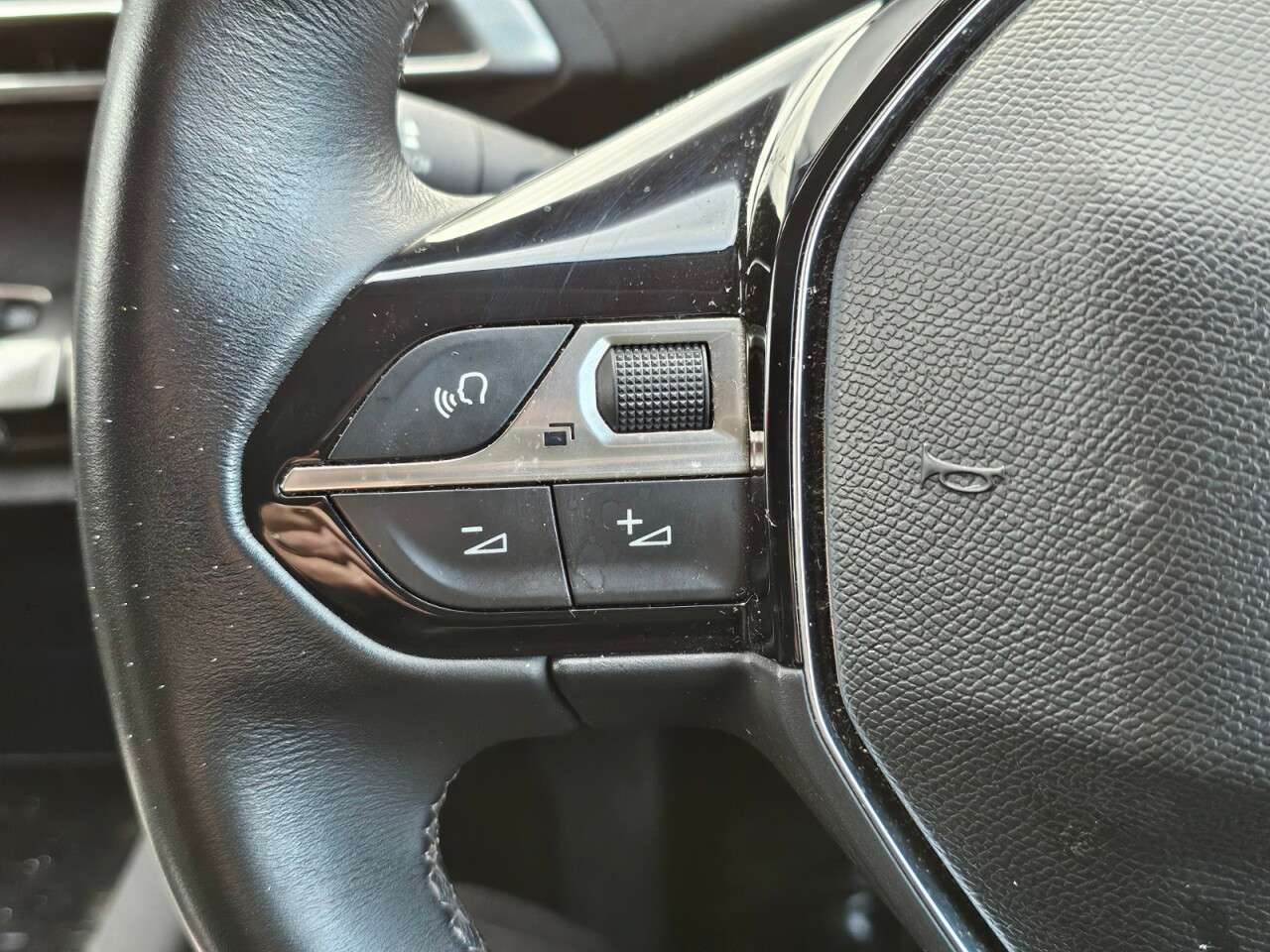 2017 PEUGEOT 3008 2017 PEUGEOT 3008